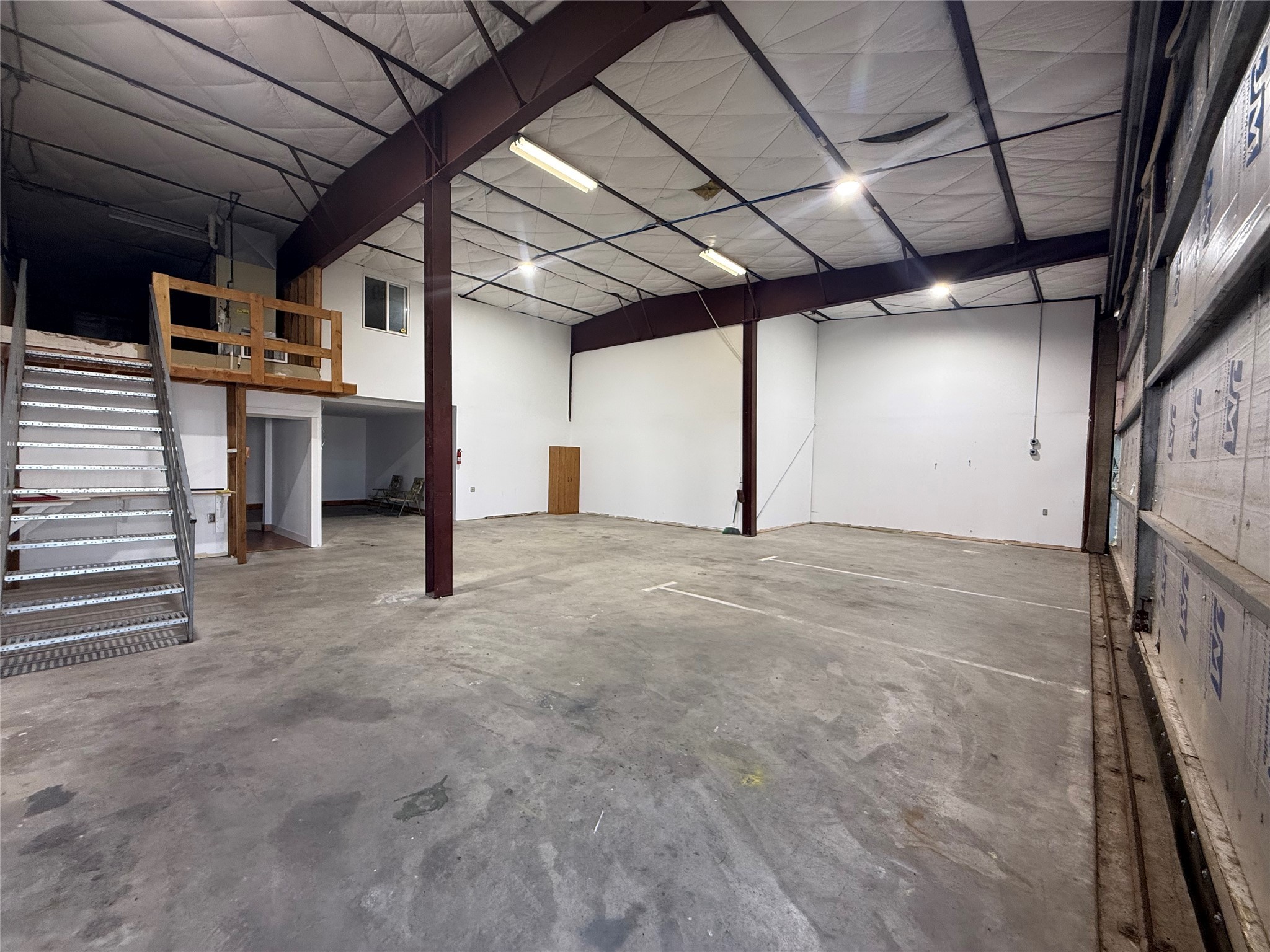 5-1 Airport Lane 5-1