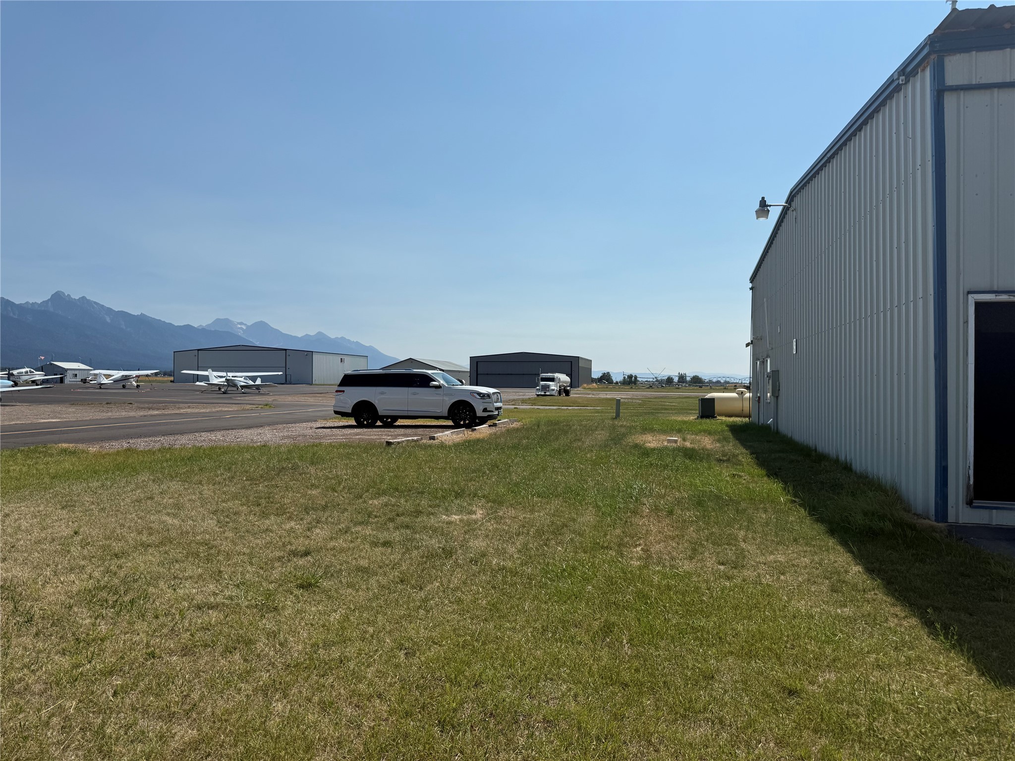 5-1 Airport Lane 5-1