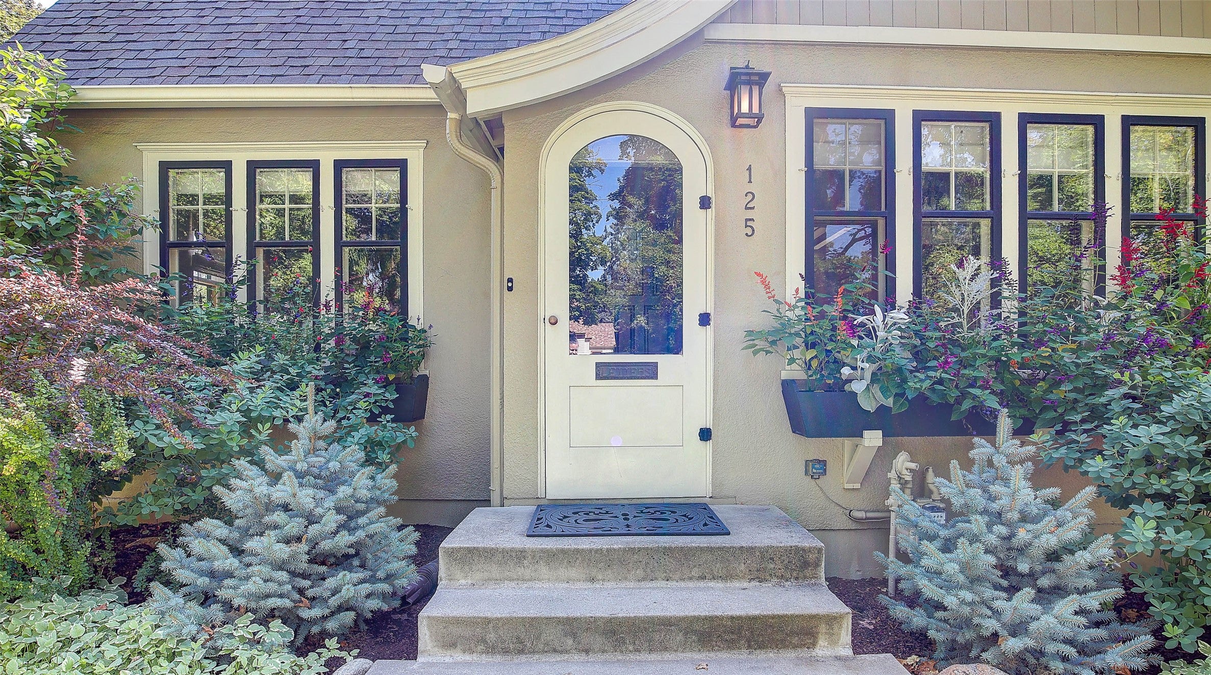 125 McLeod Avenue