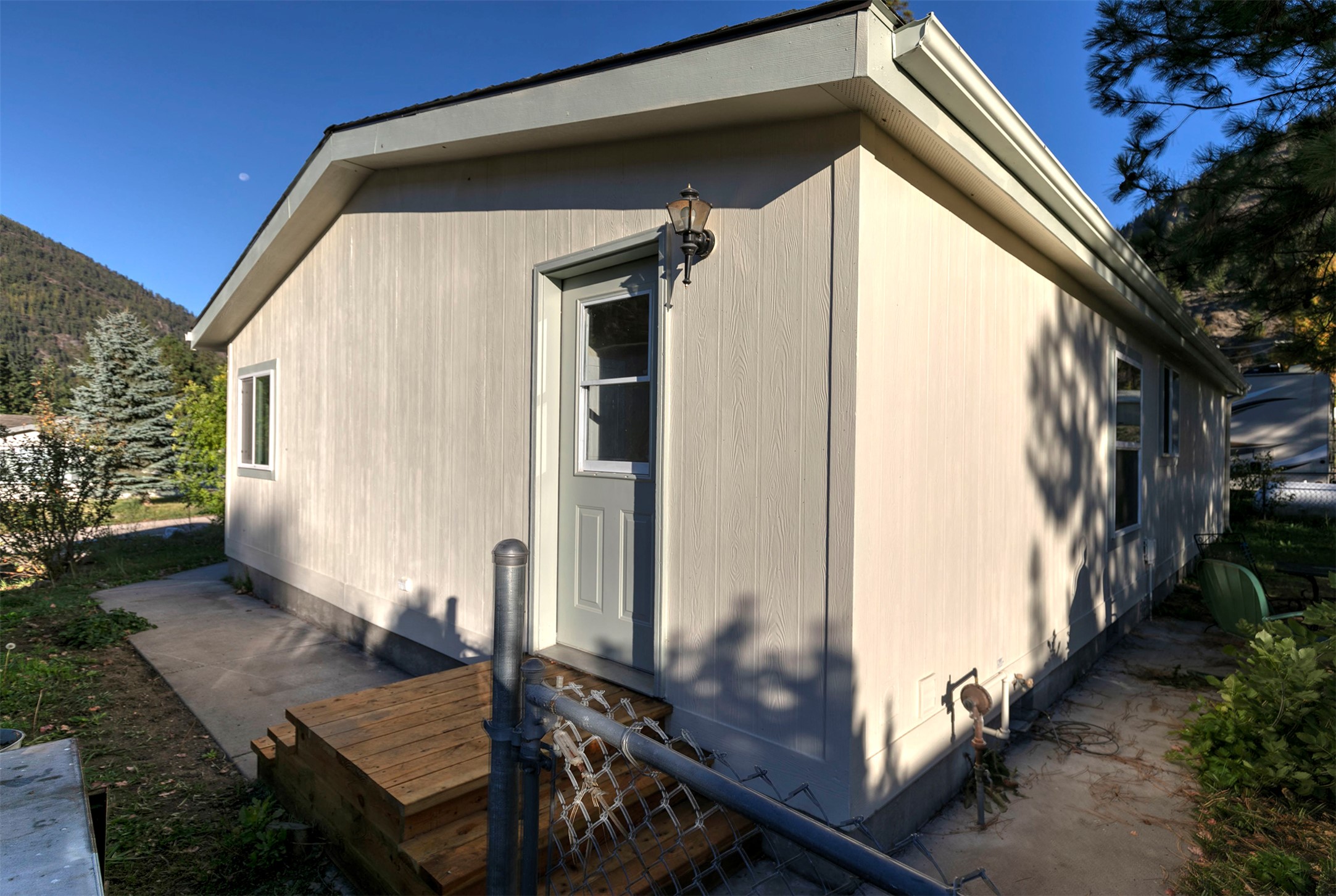 Alberton, Montana 59820, United States, 3 Bedrooms Bedrooms, ,2 BathroomsBathrooms,Residential,Active,226544