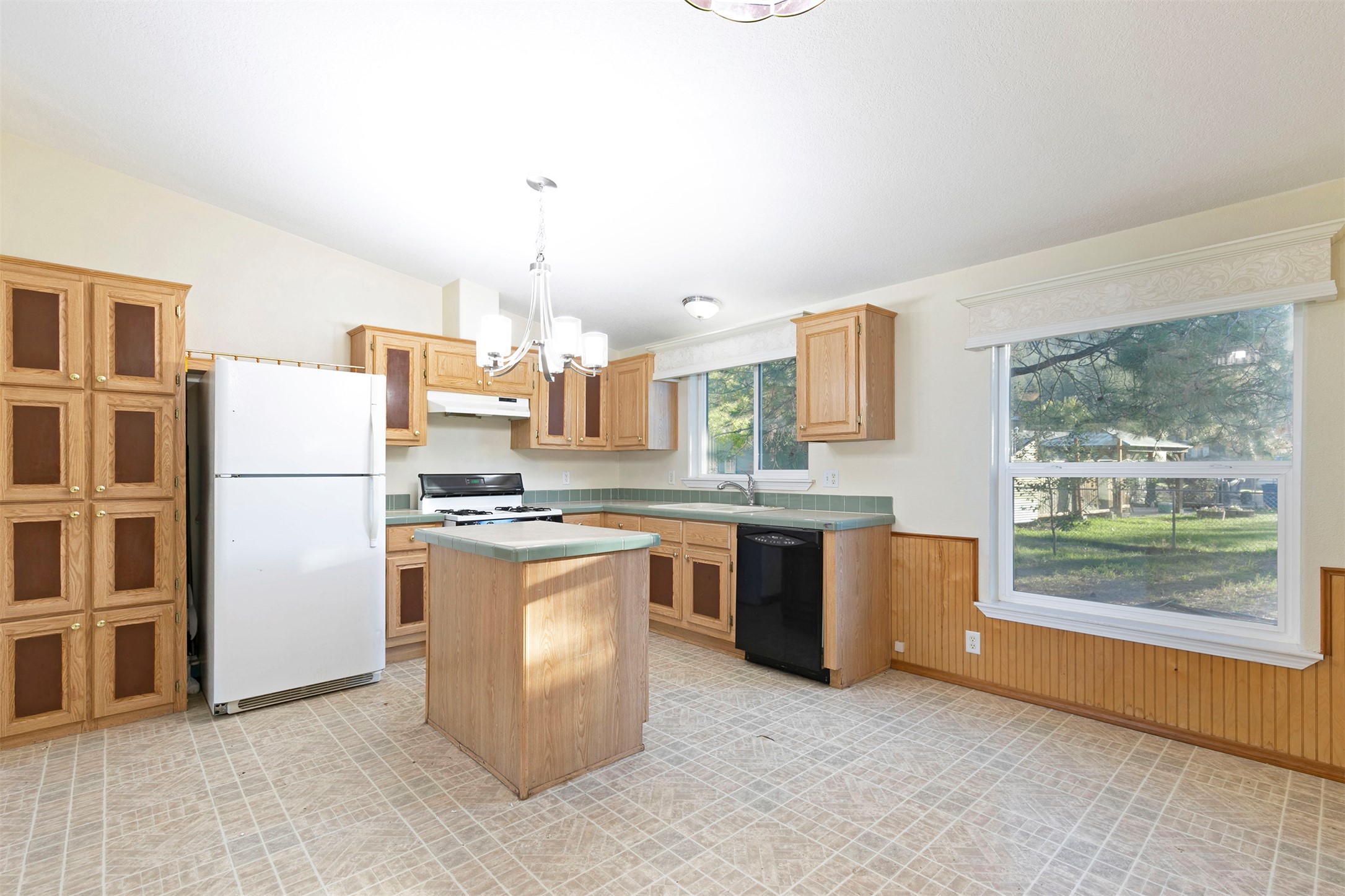 Alberton, Montana 59820, United States, 3 Bedrooms Bedrooms, ,2 BathroomsBathrooms,Residential,Active,226544