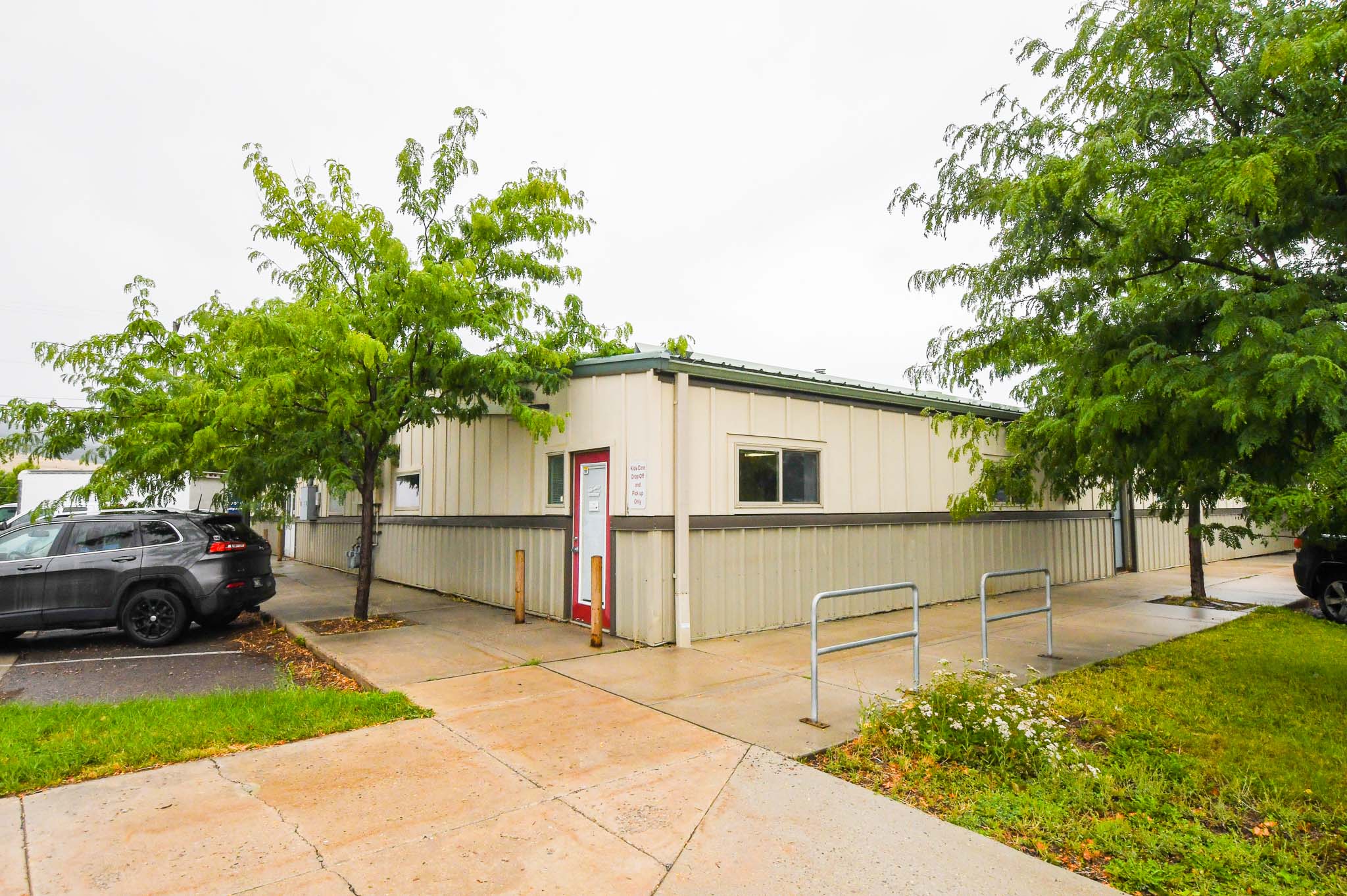 801, 819, 825 W Kent Avenue