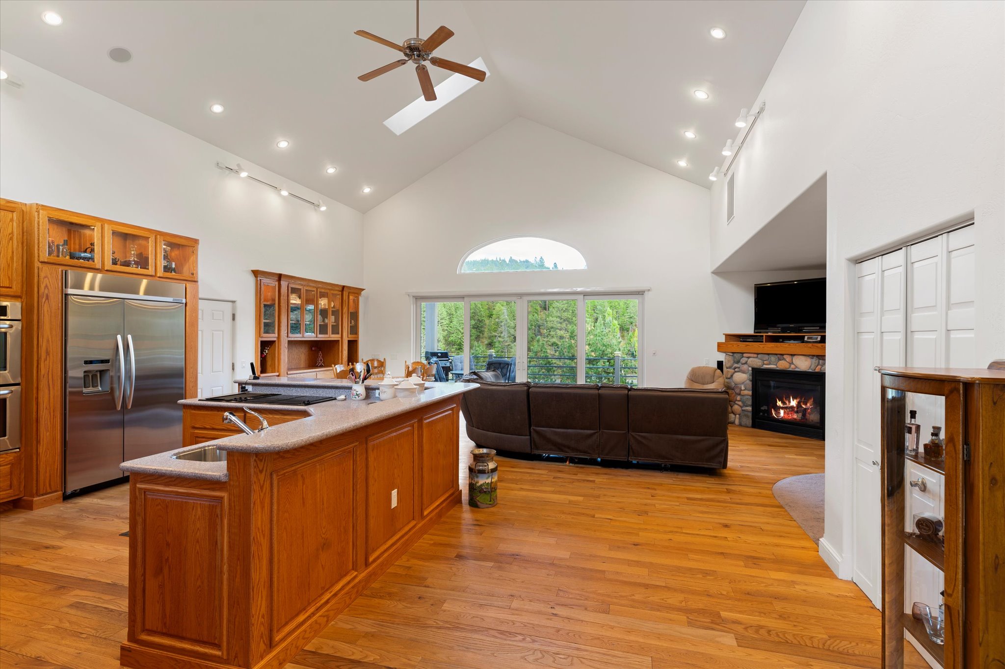 Bigfork, Montana 59911, United States, 4 Bedrooms Bedrooms, ,4 BathroomsBathrooms,Residential,Active,26775