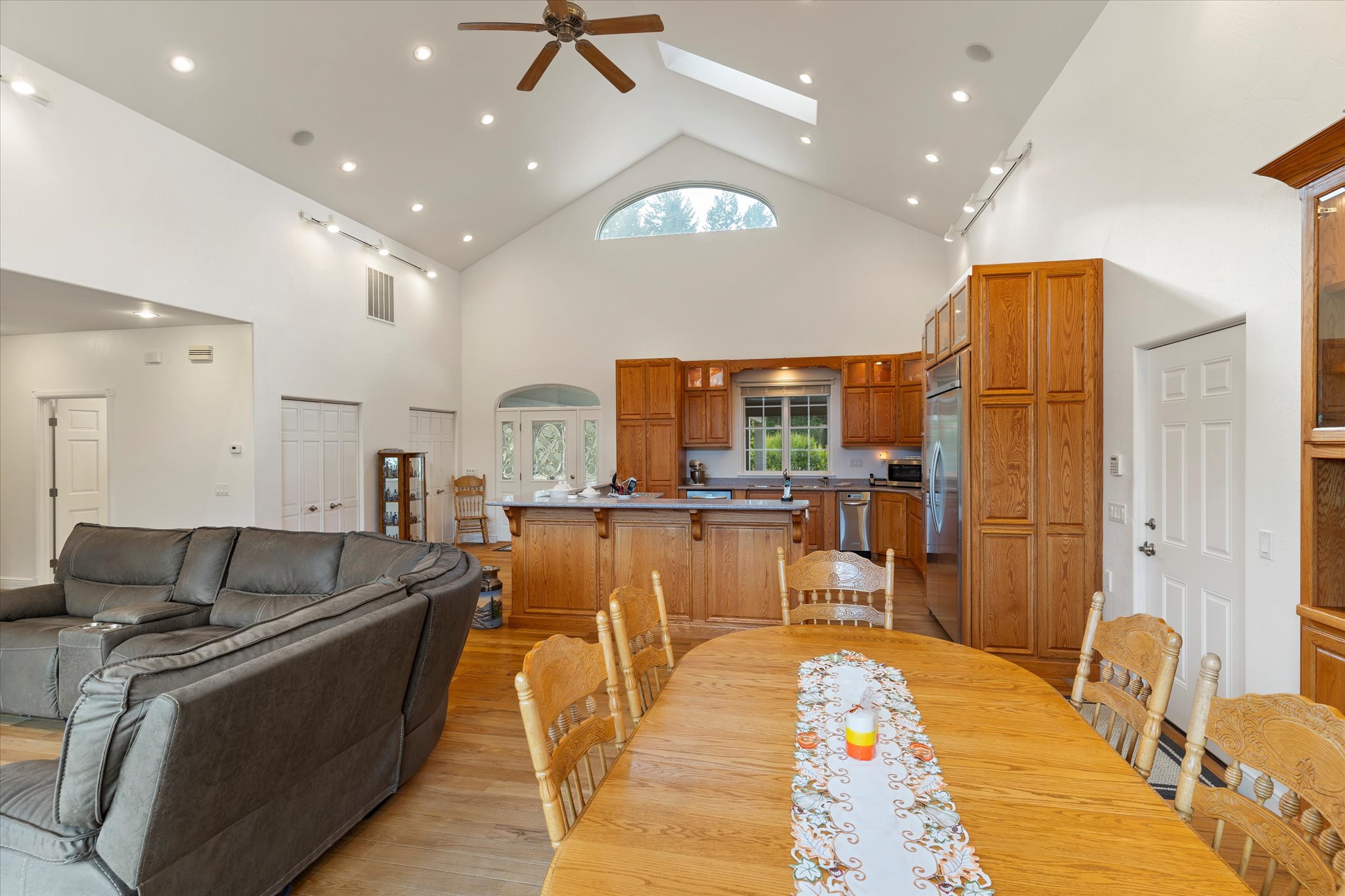 Bigfork, Montana 59911, United States, 4 Bedrooms Bedrooms, ,4 BathroomsBathrooms,Residential,Active,26775