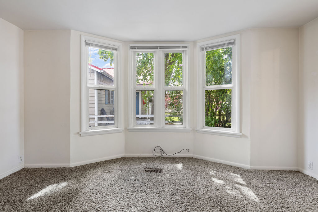 419 9th Avenue W