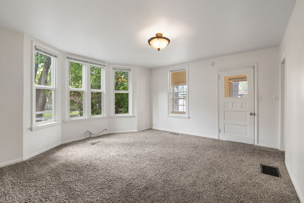 419 9th Avenue W