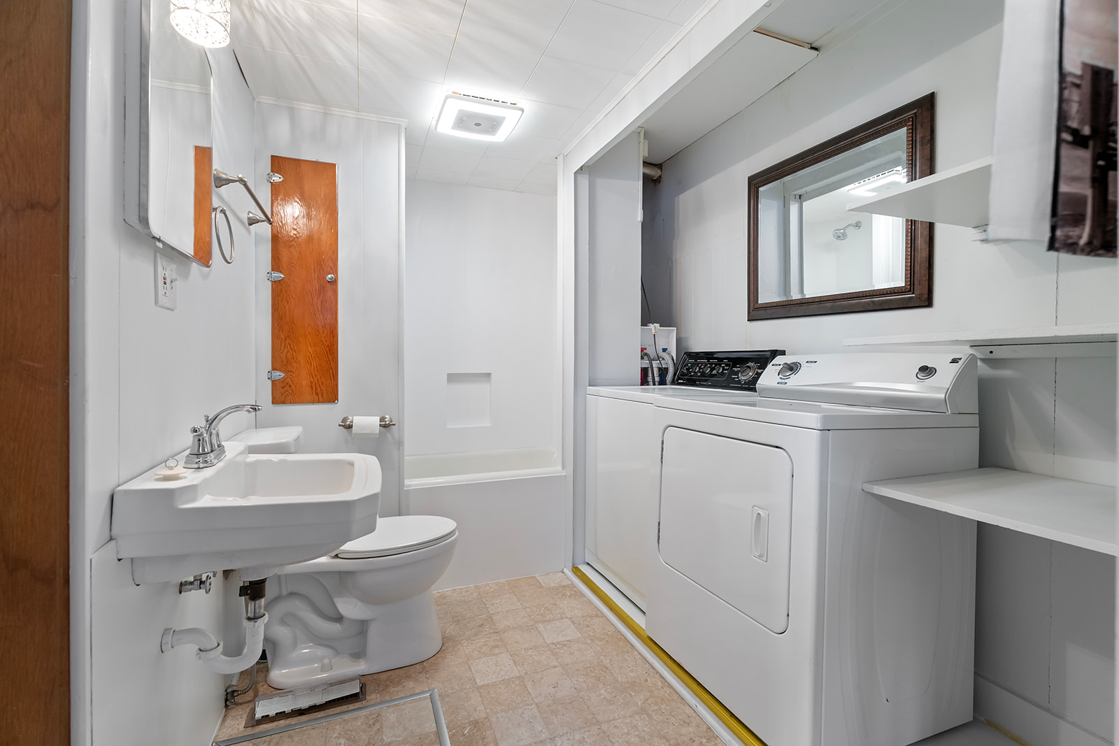 Helena, Montana 59601, United States, 2 Bedrooms Bedrooms, ,1 BathroomBathrooms,Residential,Active,230109