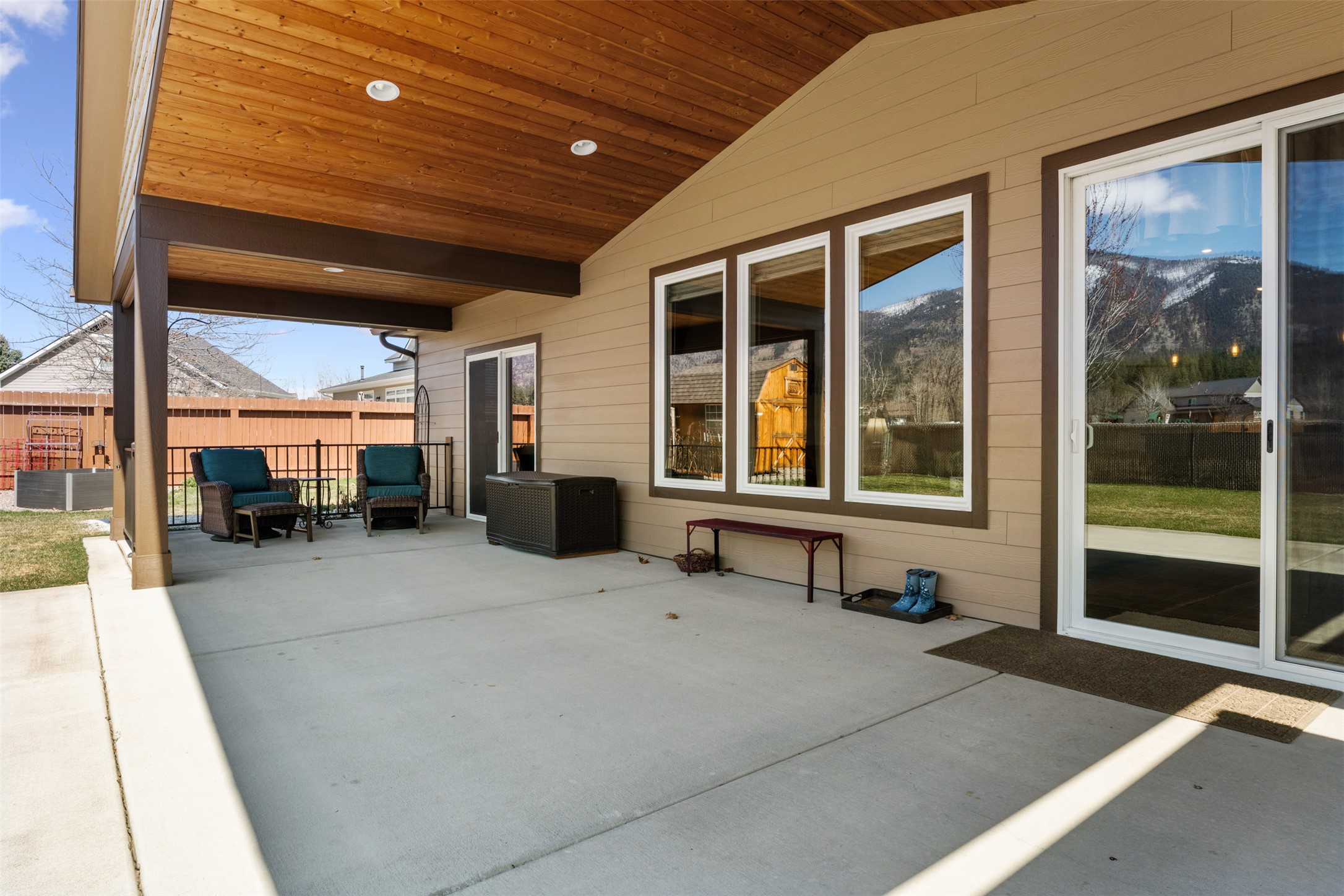 Florence, Montana 59833, United States, 2 Bedrooms Bedrooms, ,3 BathroomsBathrooms,Residential,Active,103813