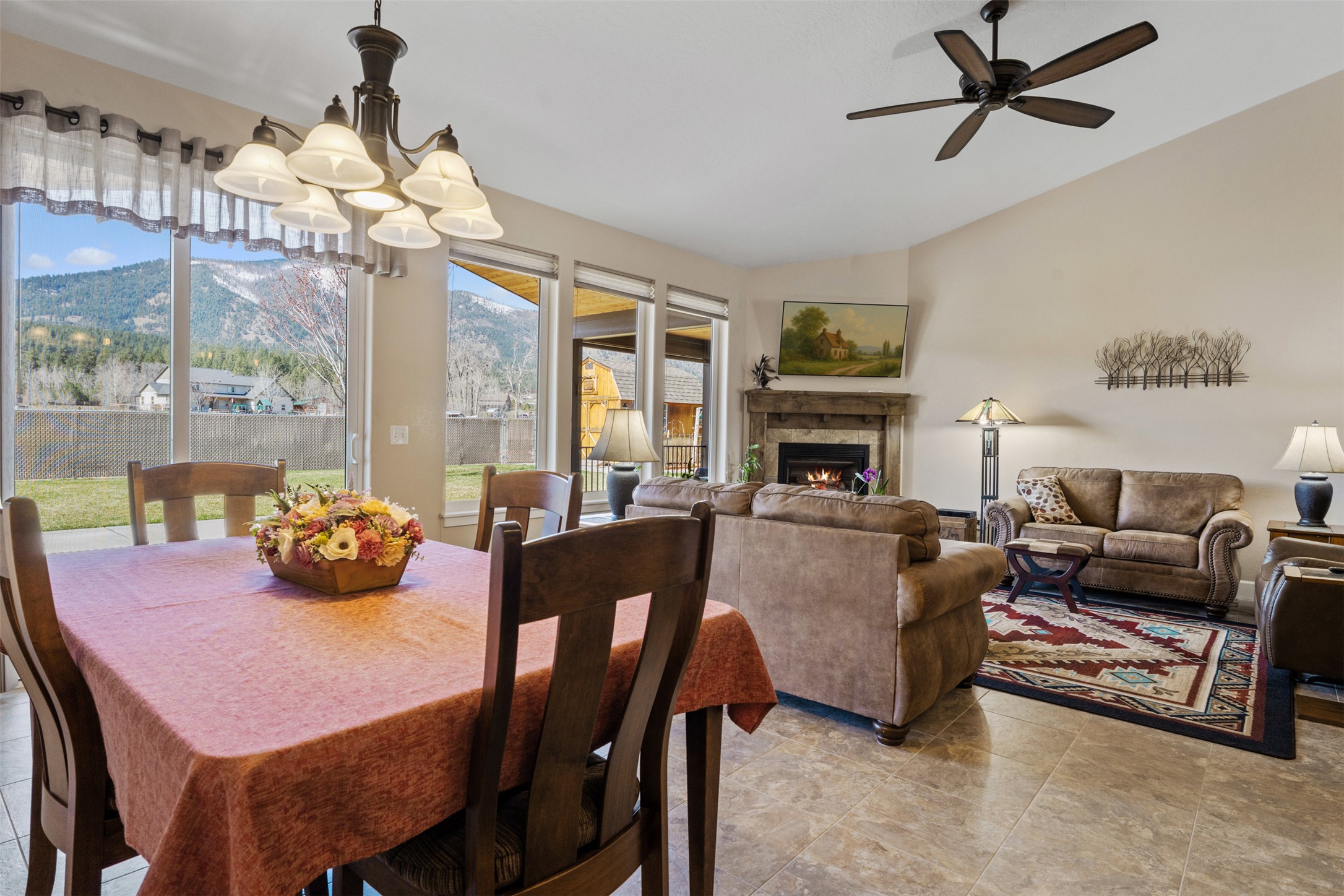 Florence, Montana 59833, United States, 2 Bedrooms Bedrooms, ,3 BathroomsBathrooms,Residential,Active,103813