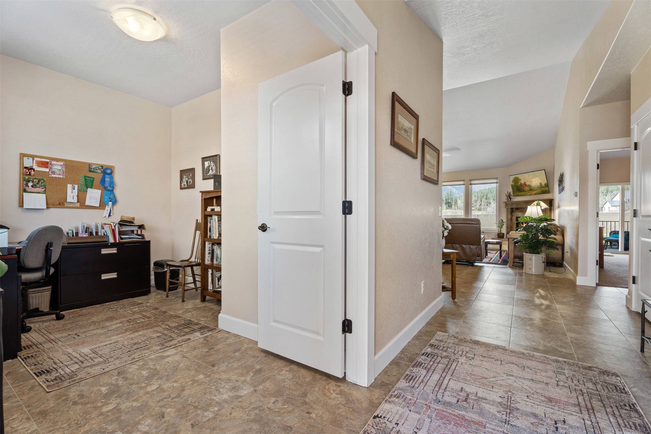 Florence, Montana 59833, United States, 2 Bedrooms Bedrooms, ,3 BathroomsBathrooms,Residential,Active,103813