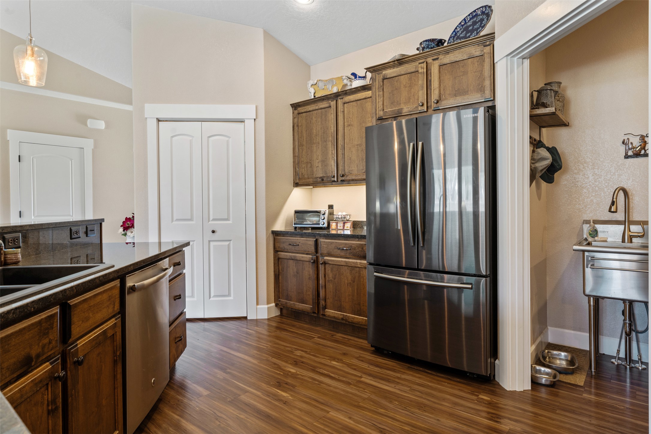 Florence, Montana 59833, United States, 2 Bedrooms Bedrooms, ,3 BathroomsBathrooms,Residential,Active,103813