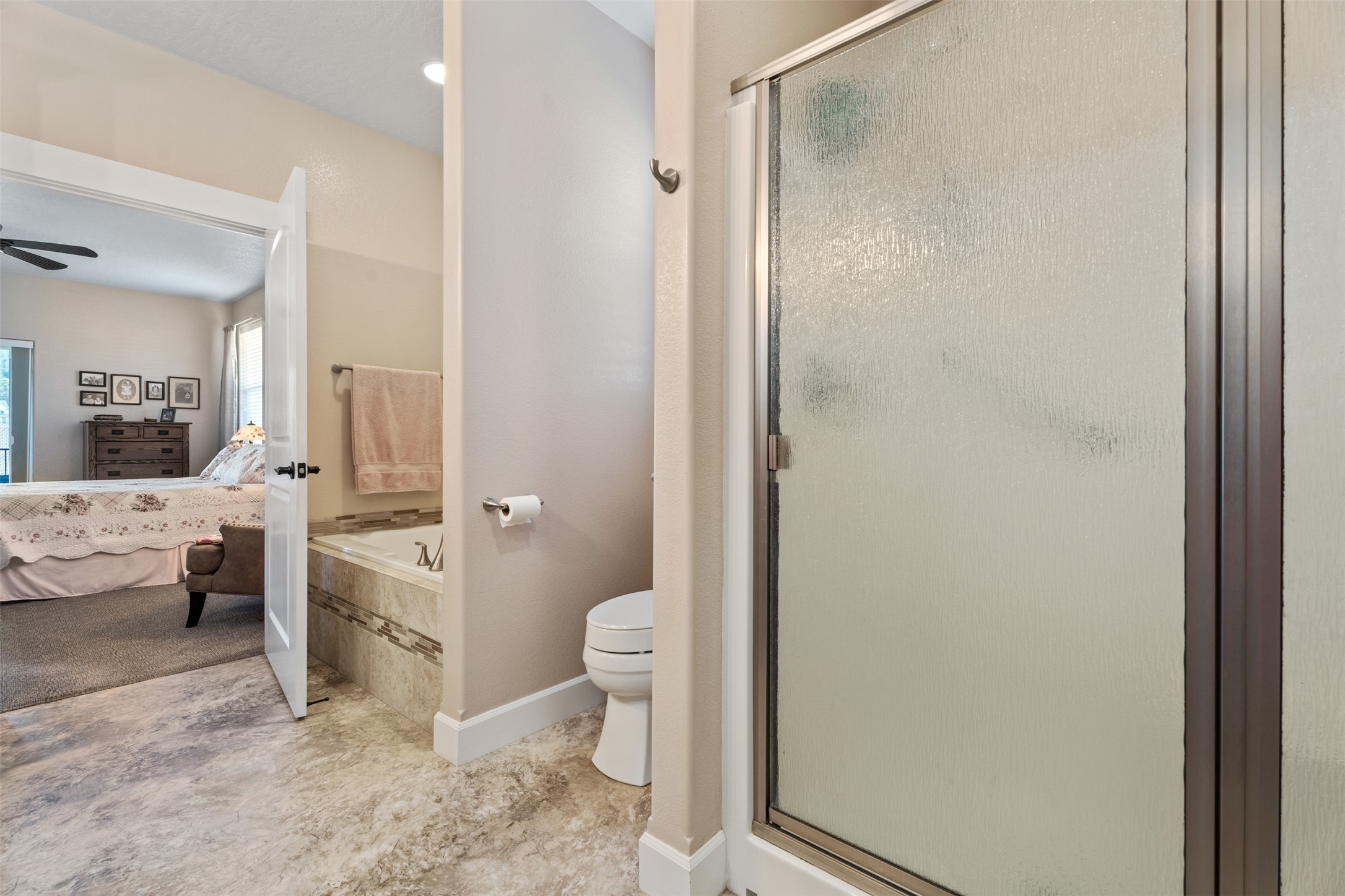 Florence, Montana 59833, United States, 2 Bedrooms Bedrooms, ,3 BathroomsBathrooms,Residential,Active,103813