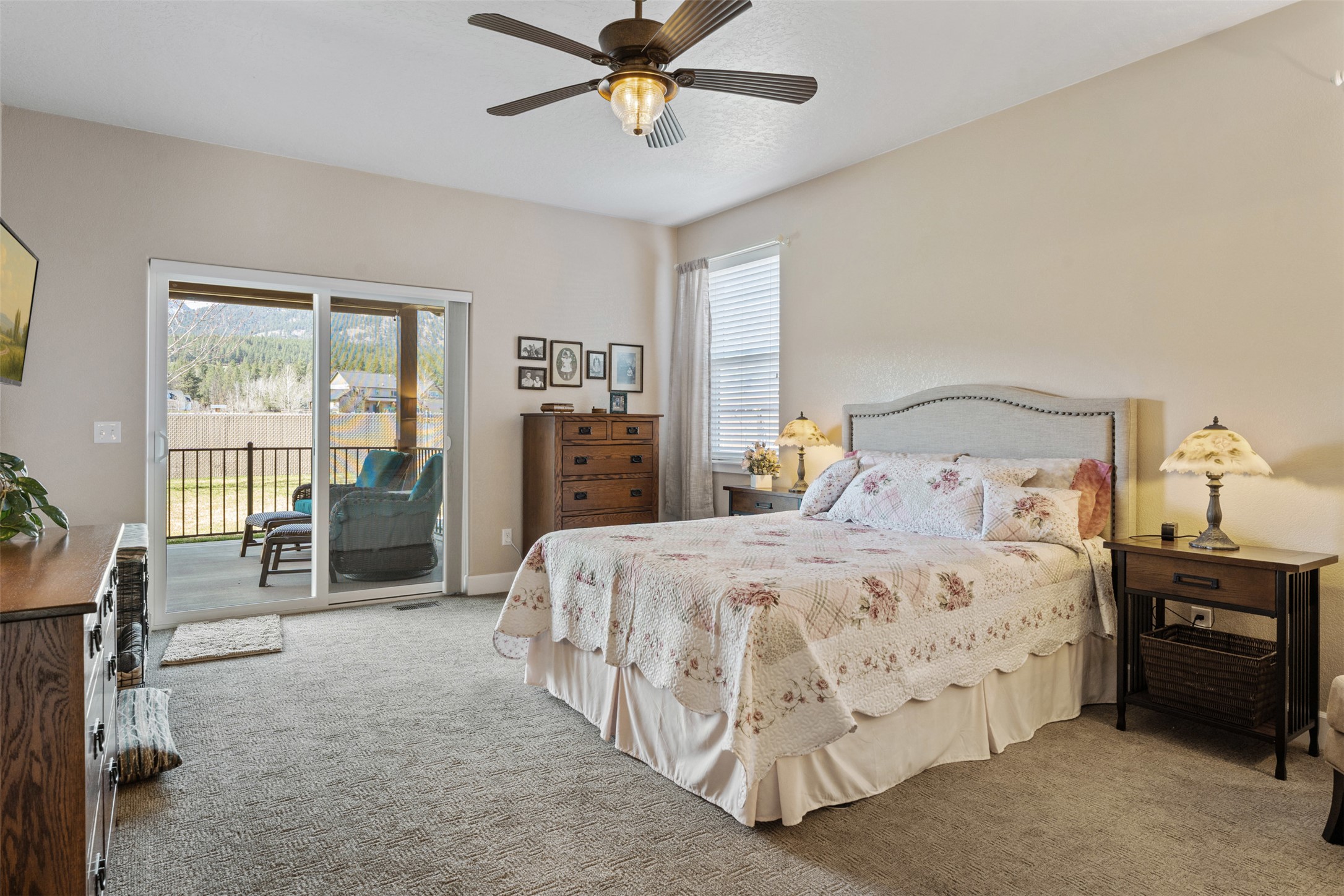 Florence, Montana 59833, United States, 2 Bedrooms Bedrooms, ,3 BathroomsBathrooms,Residential,Active,103813