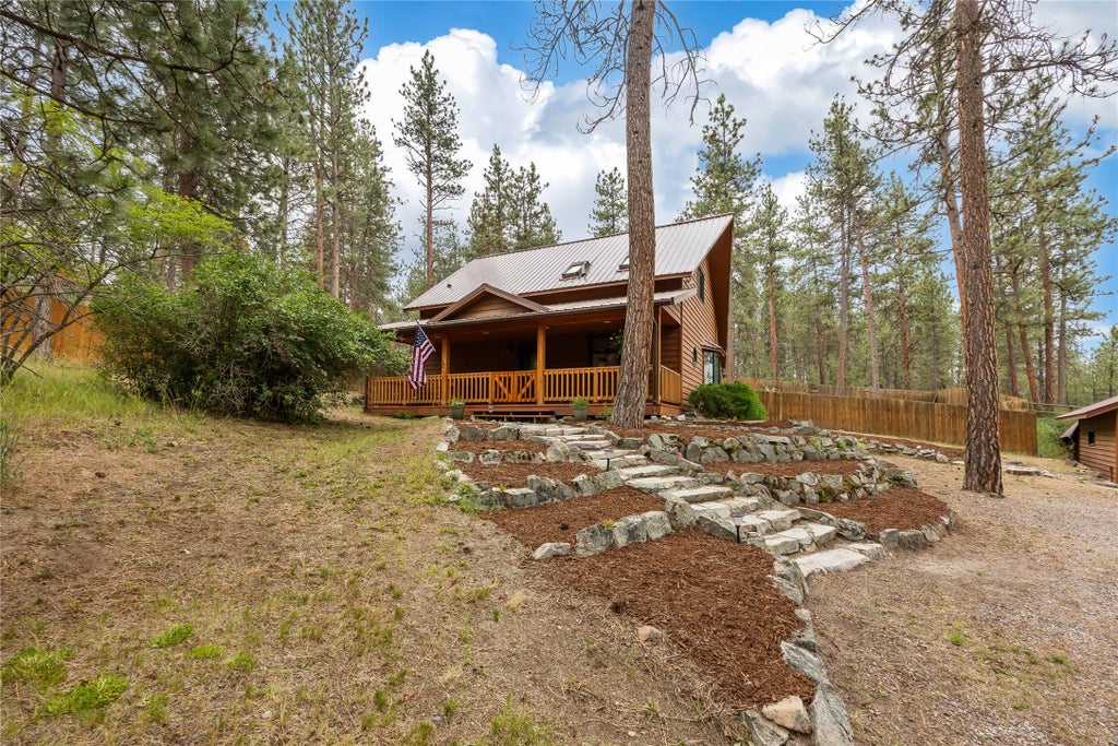 Photo of 206 Sleepy Hollow Trail, Stevensville, MT 59870 (MLS # 30074499)