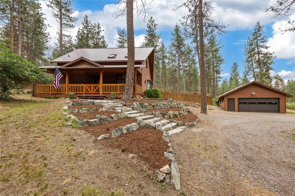 Photo of 206 Sleepy Hollow Trail, Stevensville, MT 59870 (MLS # 30074499)