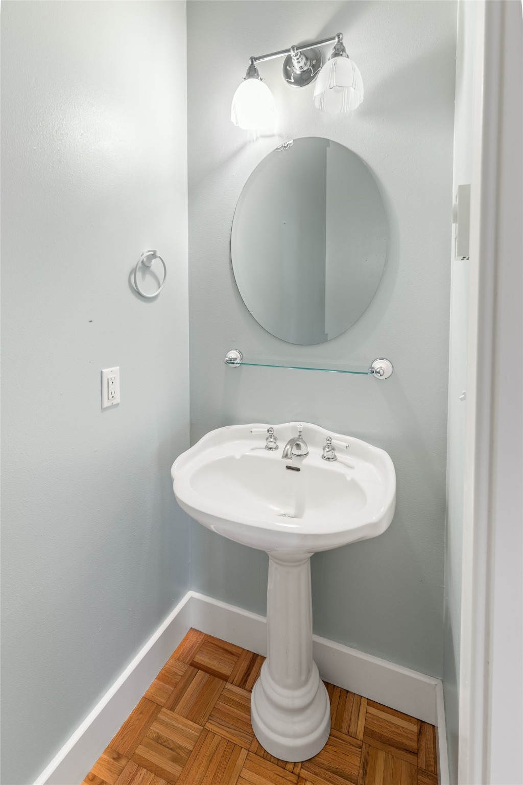 Polson, Montana 59860, United States, 6 Bedrooms Bedrooms, ,5 BathroomsBathrooms,Residential,Active,236796