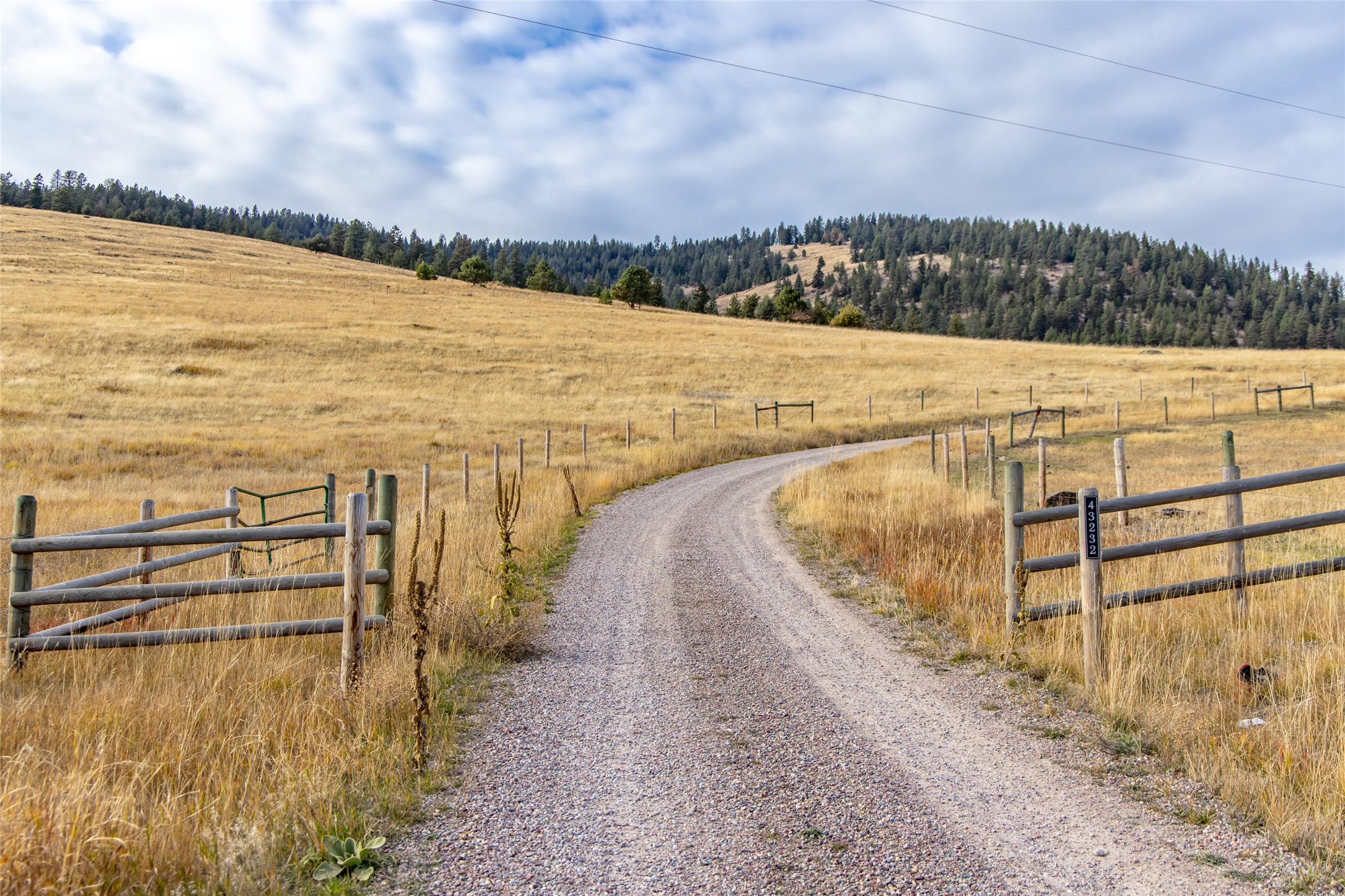 Polson, Montana 59860, United States, 6 Bedrooms Bedrooms, ,5 BathroomsBathrooms,Residential,Active,236796