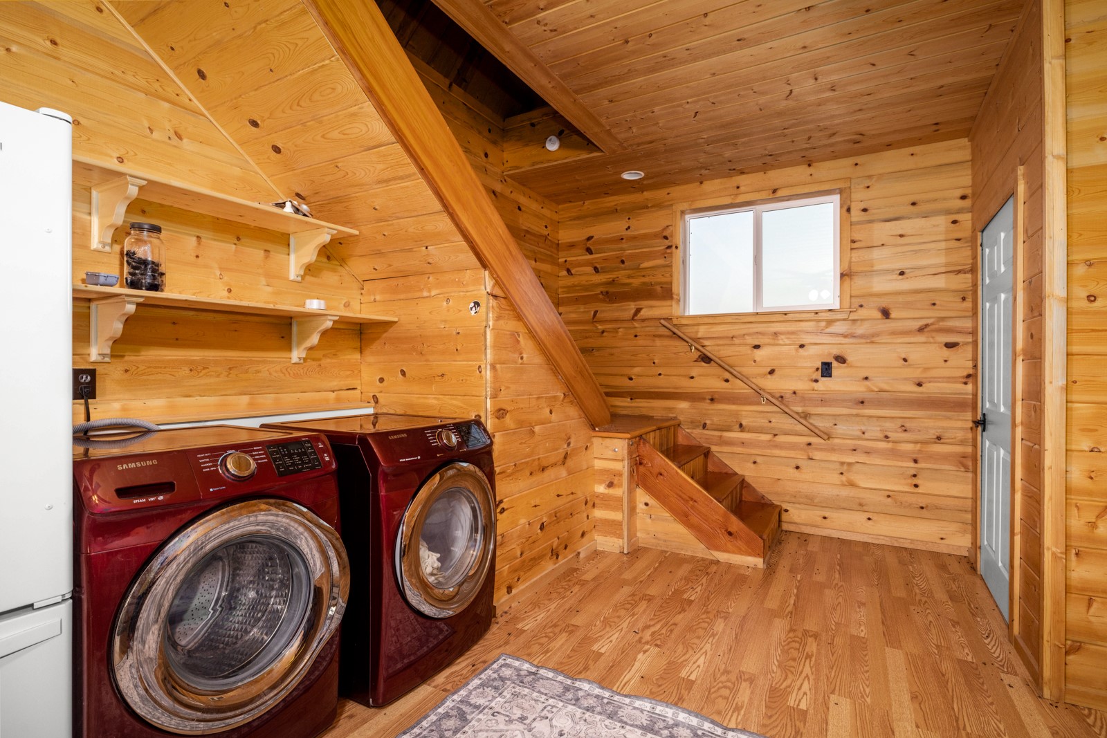 Polson, Montana 59860, United States, 6 Bedrooms Bedrooms, ,5 BathroomsBathrooms,Residential,Active,236796