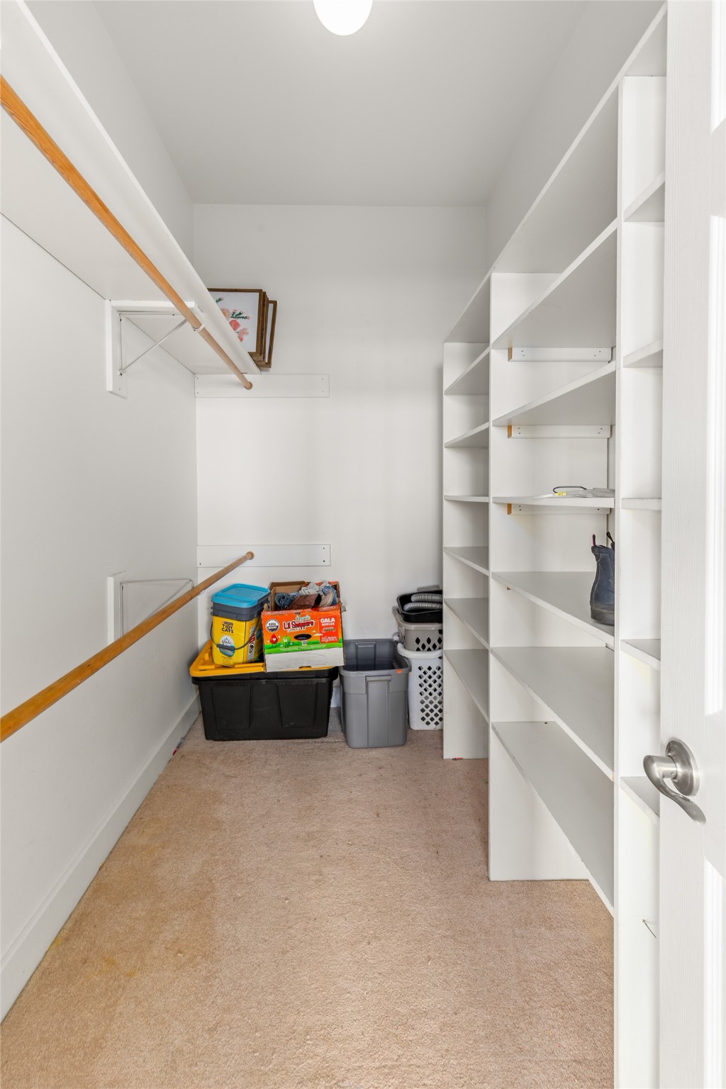 Polson, Montana 59860, United States, 6 Bedrooms Bedrooms, ,5 BathroomsBathrooms,Residential,Active,236796