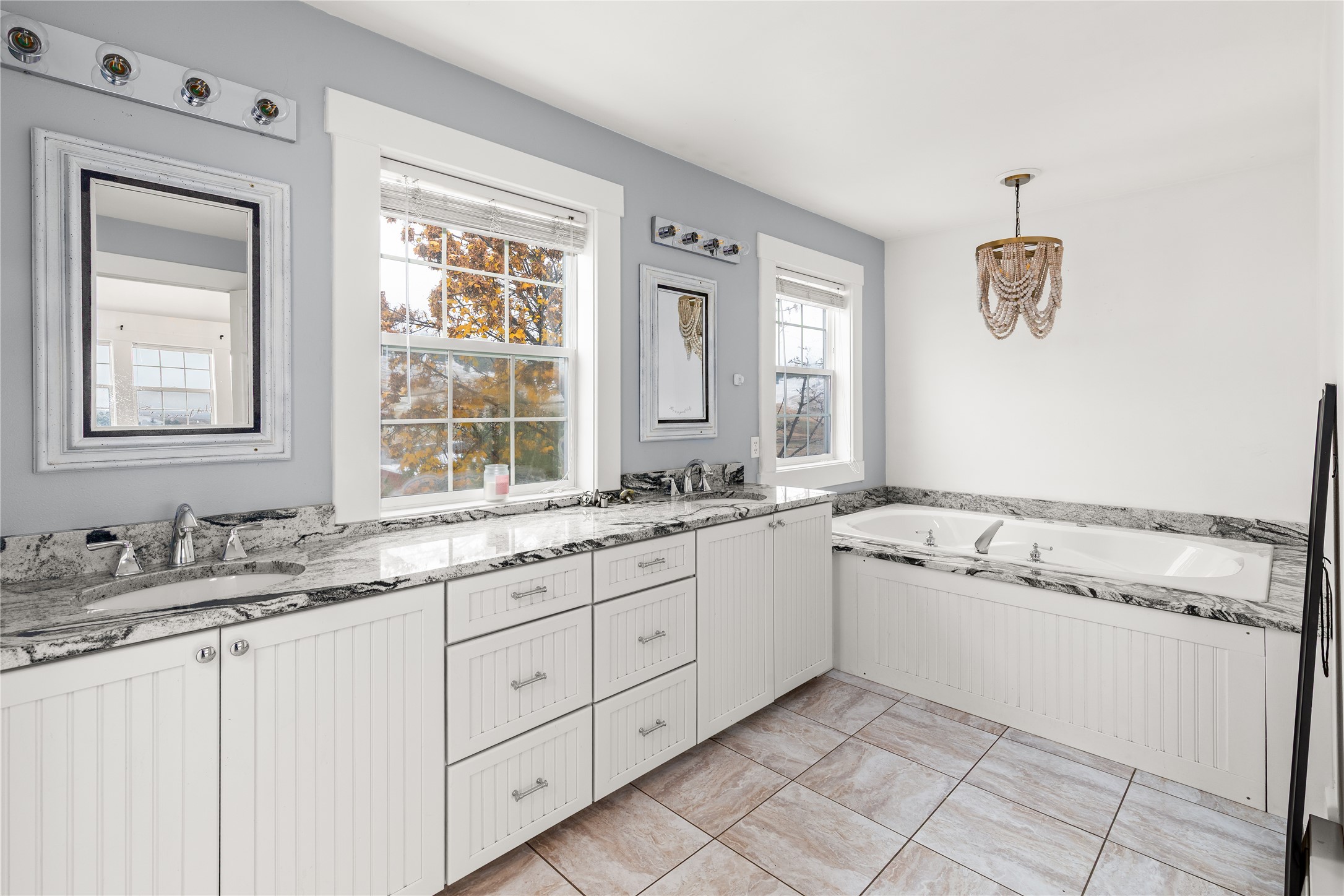 Polson, Montana 59860, United States, 6 Bedrooms Bedrooms, ,5 BathroomsBathrooms,Residential,Active,236796