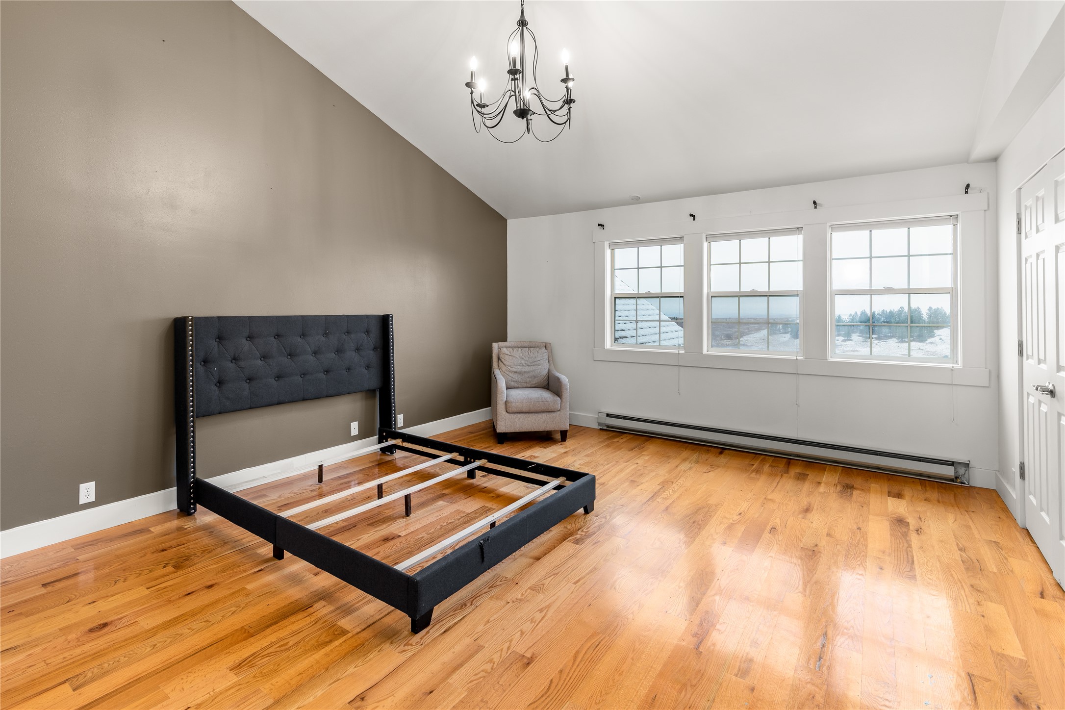 Polson, Montana 59860, United States, 6 Bedrooms Bedrooms, ,5 BathroomsBathrooms,Residential,Active,236796