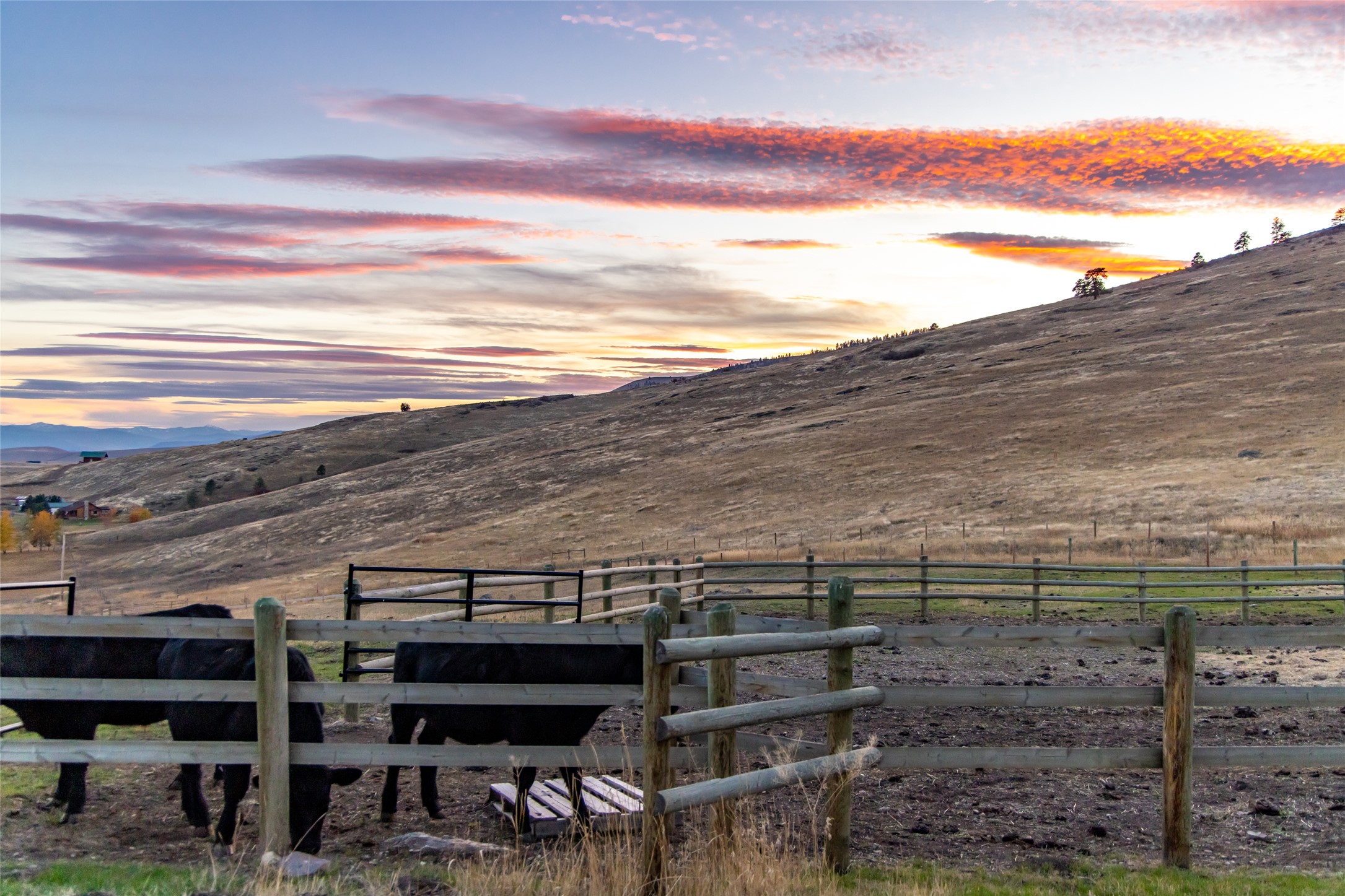Polson, Montana 59860, United States, 6 Bedrooms Bedrooms, ,5 BathroomsBathrooms,Residential,Active,236796