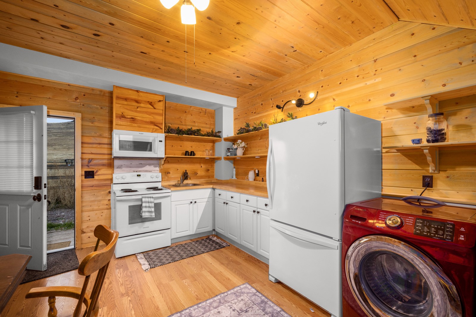 Polson, Montana 59860, United States, 6 Bedrooms Bedrooms, ,5 BathroomsBathrooms,Residential,Active,236796