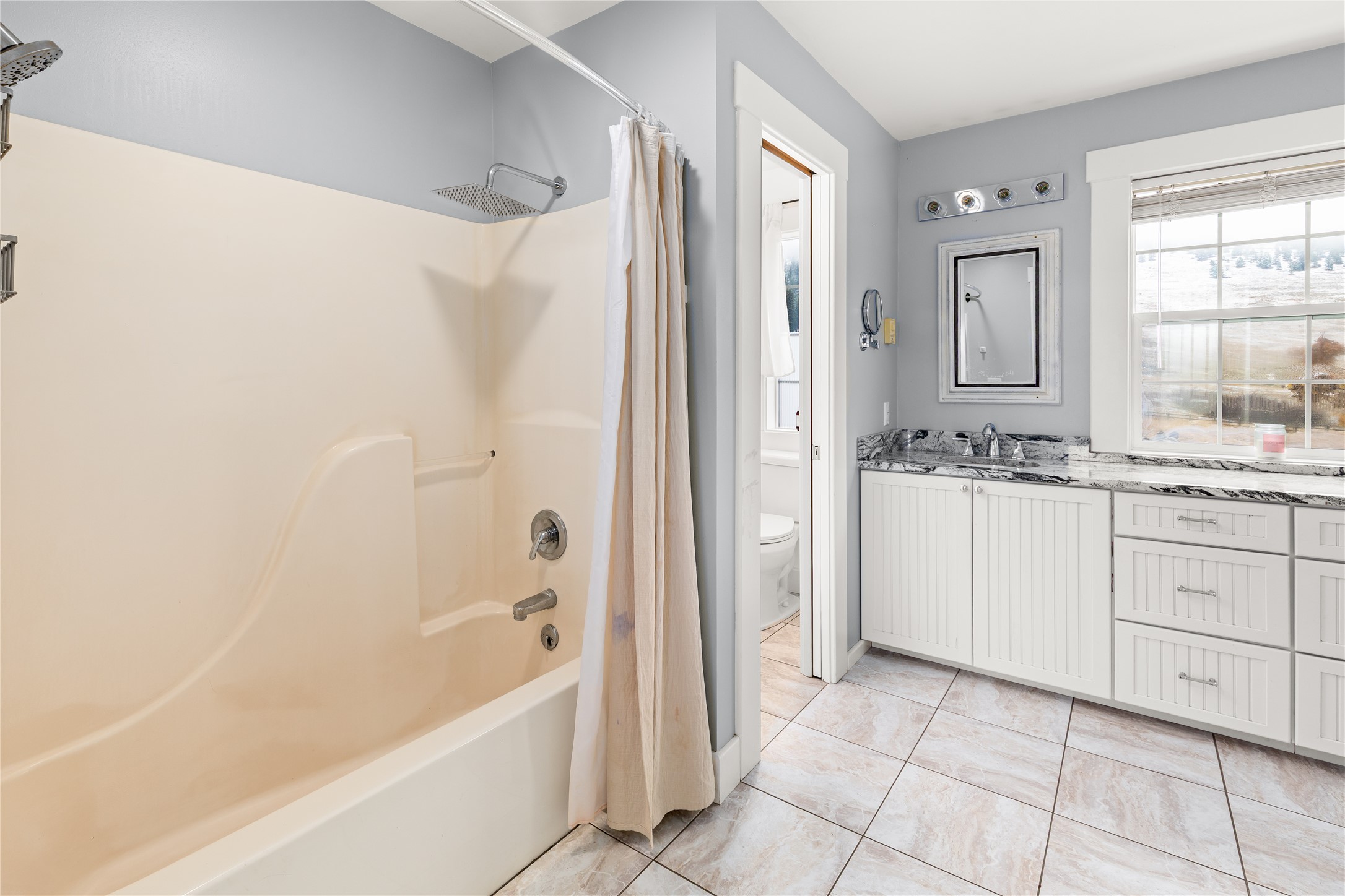 Polson, Montana 59860, United States, 6 Bedrooms Bedrooms, ,5 BathroomsBathrooms,Residential,Active,236796