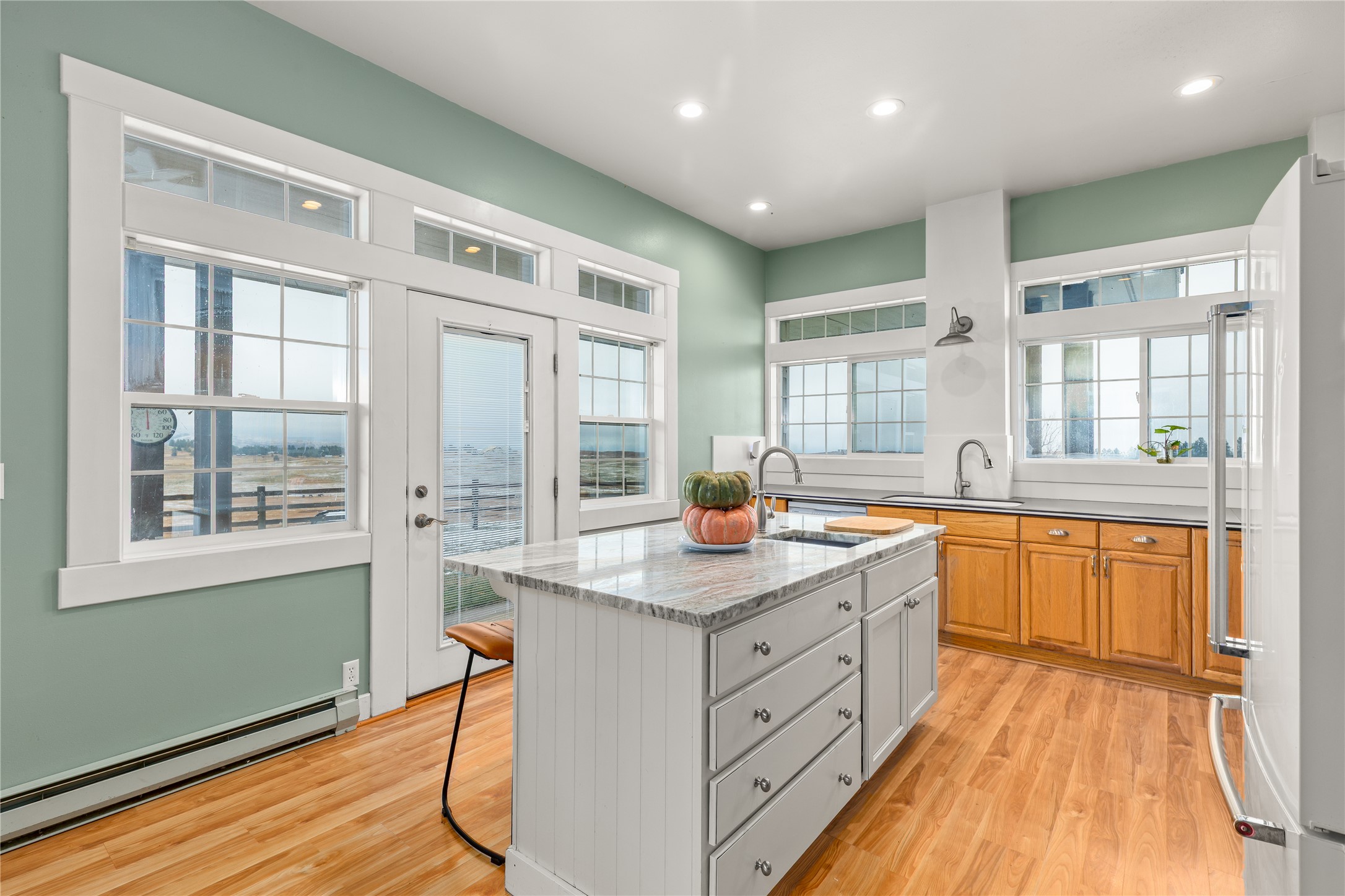 Polson, Montana 59860, United States, 6 Bedrooms Bedrooms, ,5 BathroomsBathrooms,Residential,Active,236796