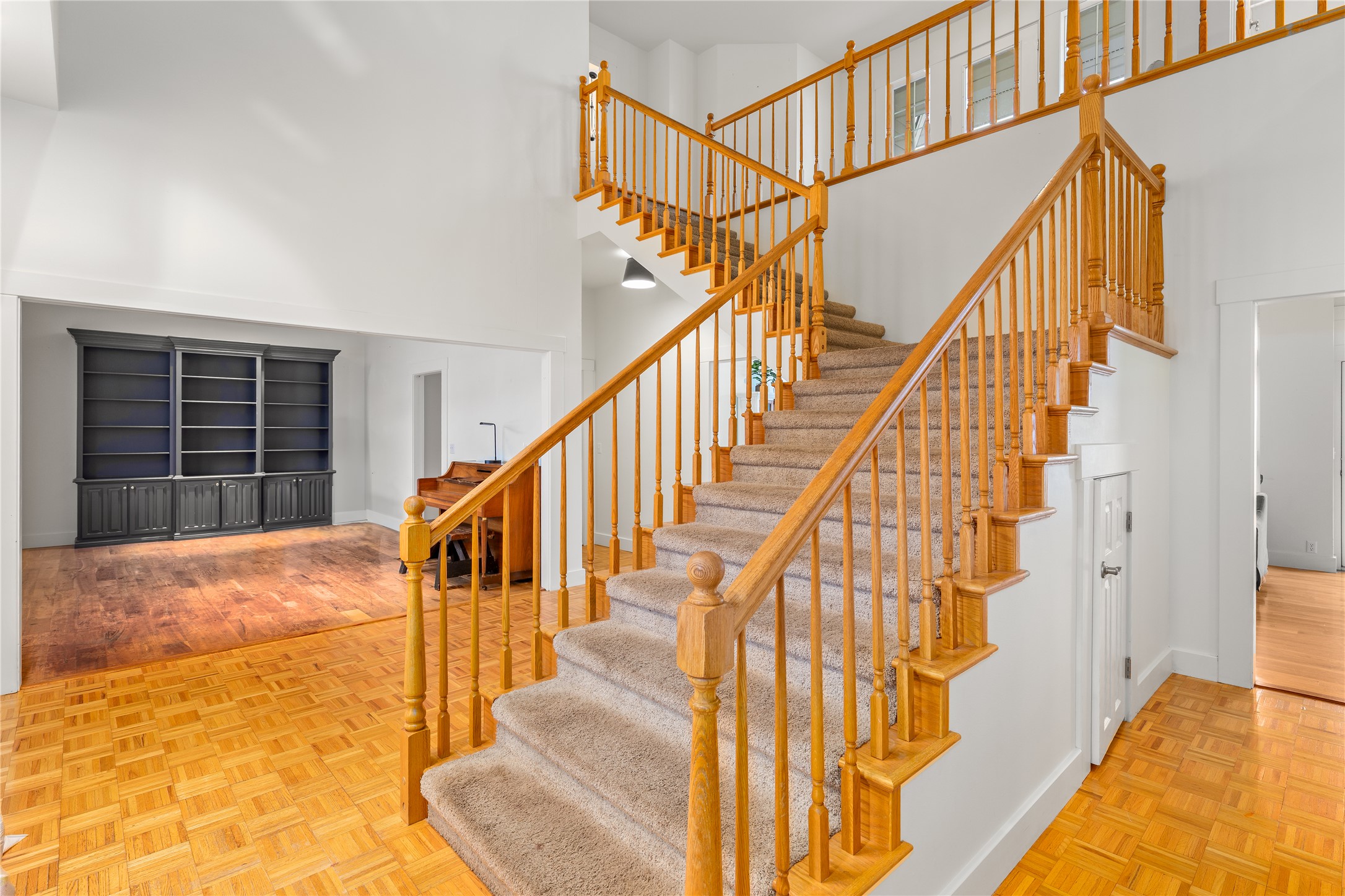 Polson, Montana 59860, United States, 6 Bedrooms Bedrooms, ,5 BathroomsBathrooms,Residential,Active,236796