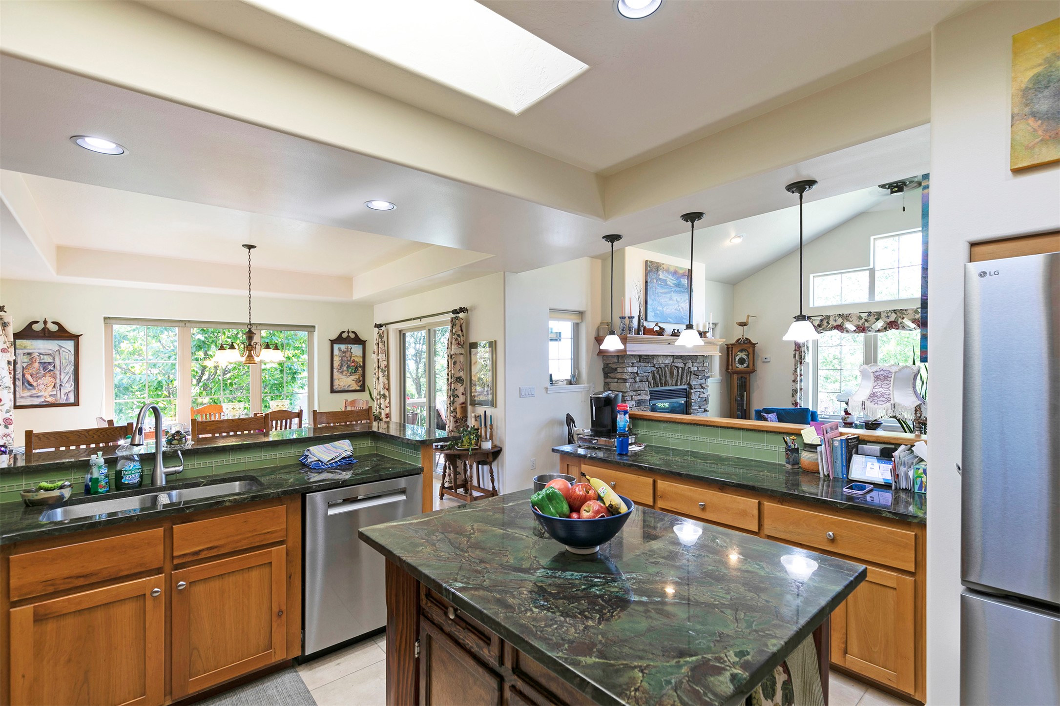 Missoula, Montana 59803, United States, 4 Bedrooms Bedrooms, ,4 BathroomsBathrooms,Residential,Active,170301