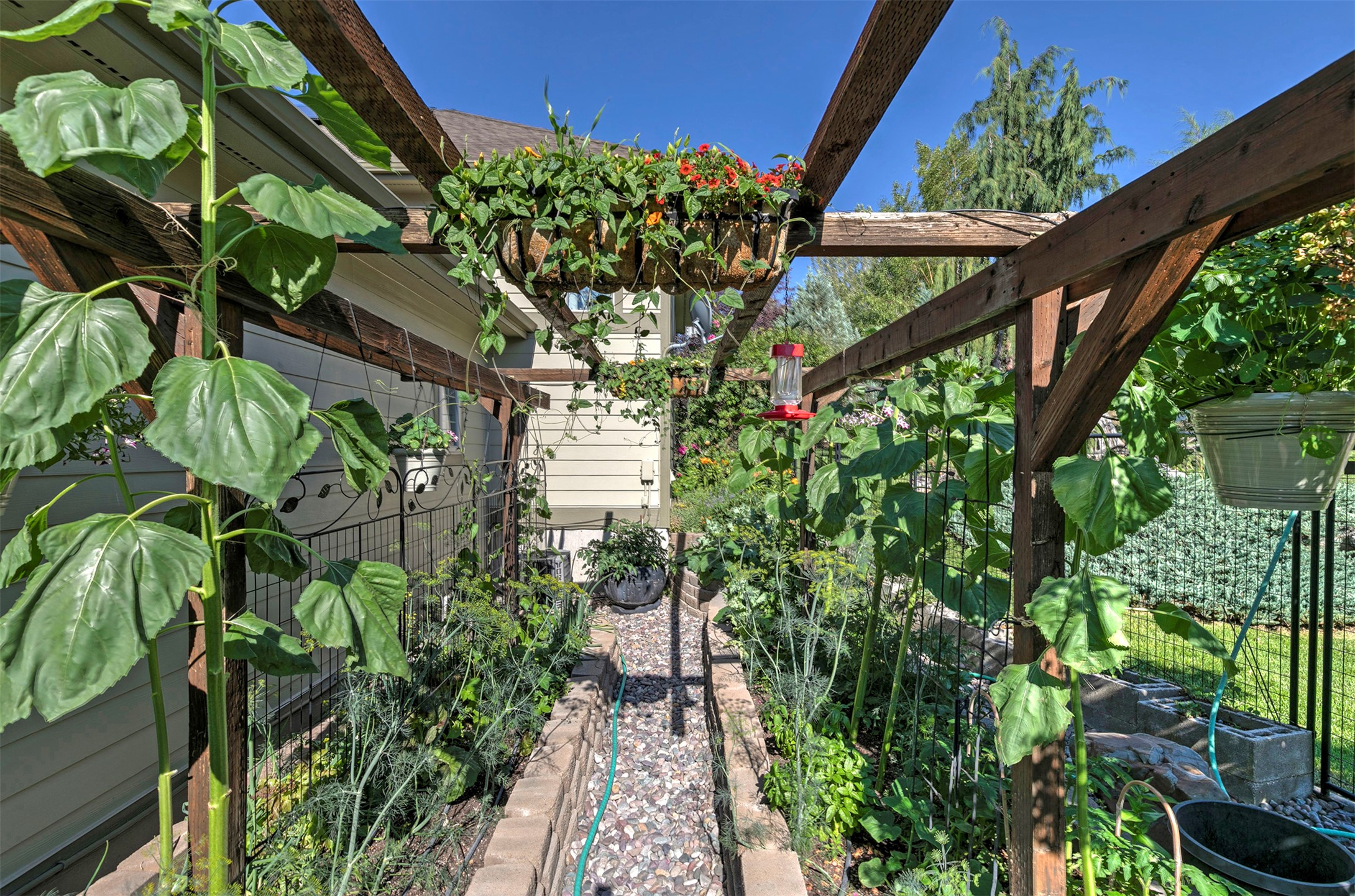 Missoula, Montana 59803, United States, 4 Bedrooms Bedrooms, ,4 BathroomsBathrooms,Residential,Active,170301