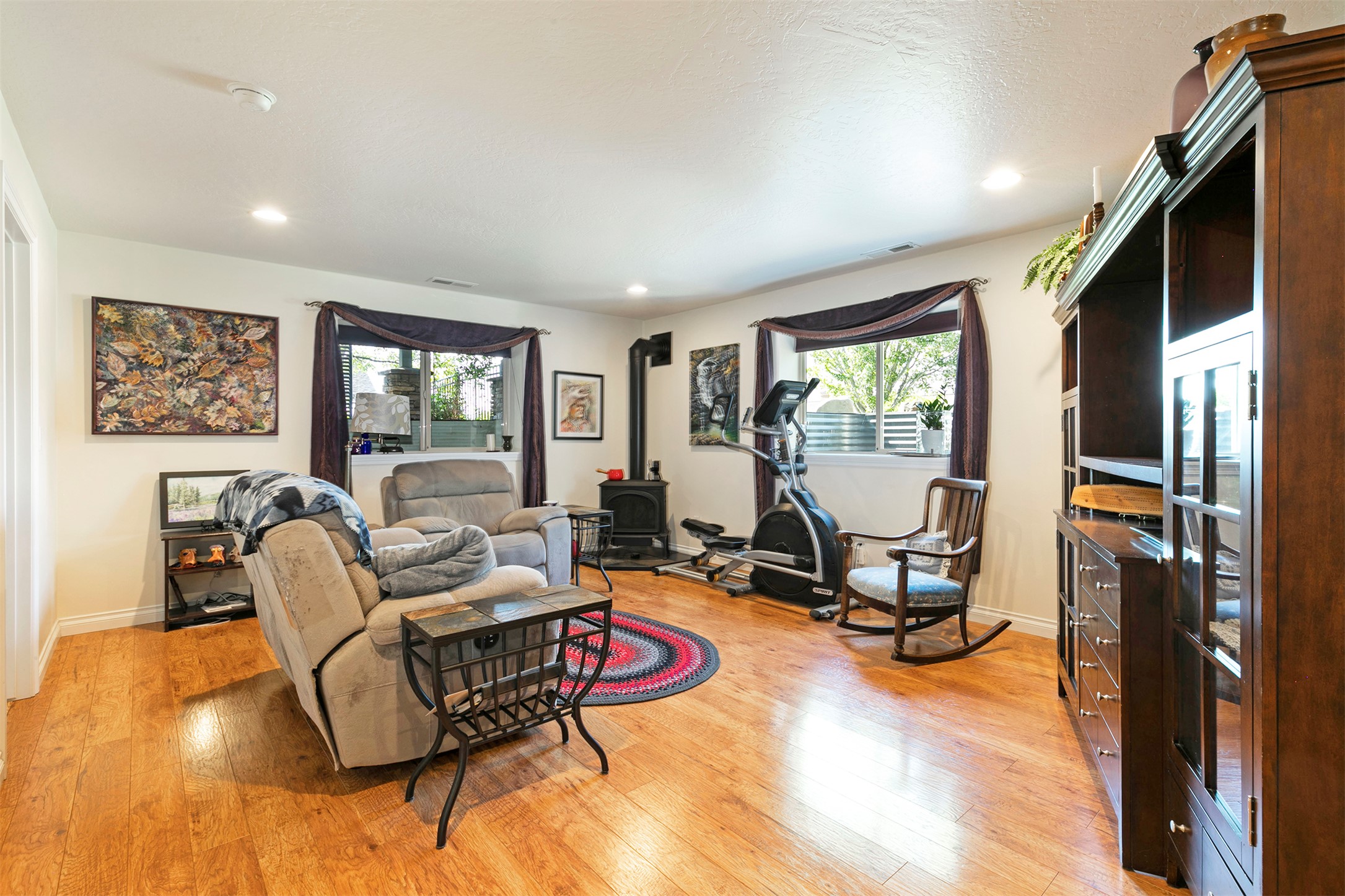 Missoula, Montana 59803, United States, 4 Bedrooms Bedrooms, ,4 BathroomsBathrooms,Residential,Active,170301