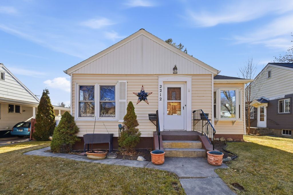 Photo of 2212 4th Avenue N, Great Falls, MT 59401 (MLS # 30064474)