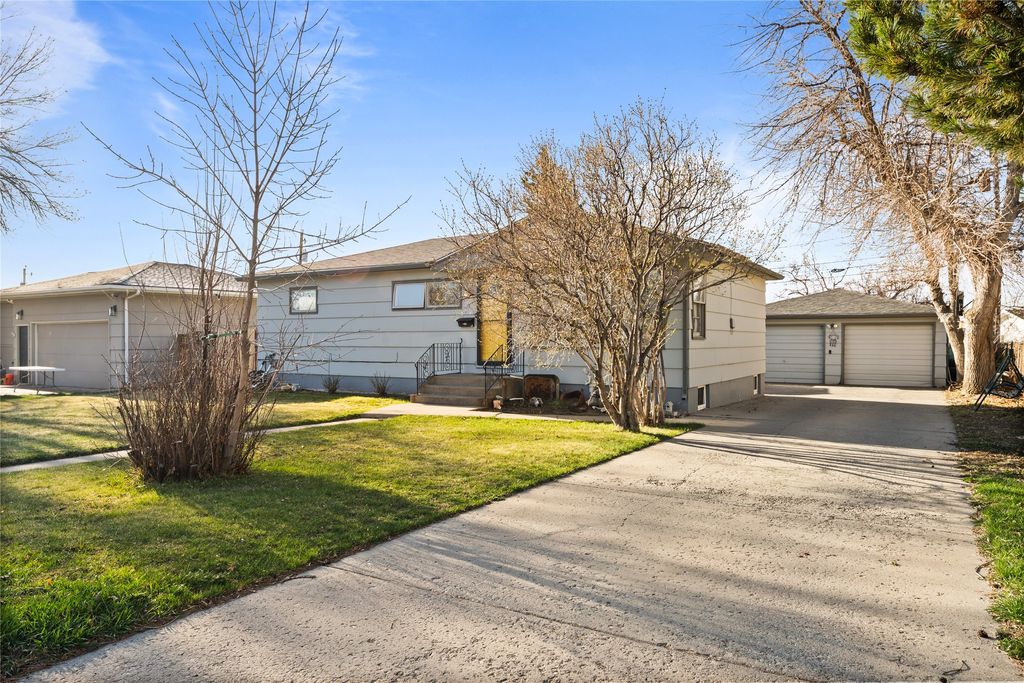 Photo of 216 Smelter Avenue NW, Great Falls, MT 59404 (MLS # 30068591)