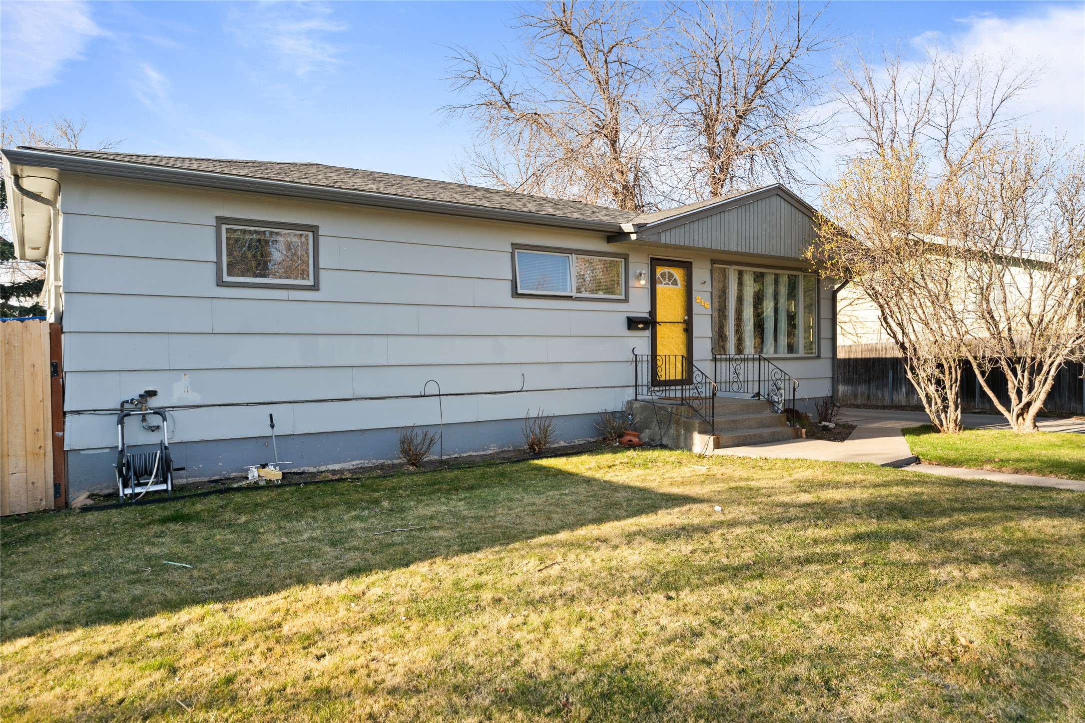 216 Smelter Avenue NW