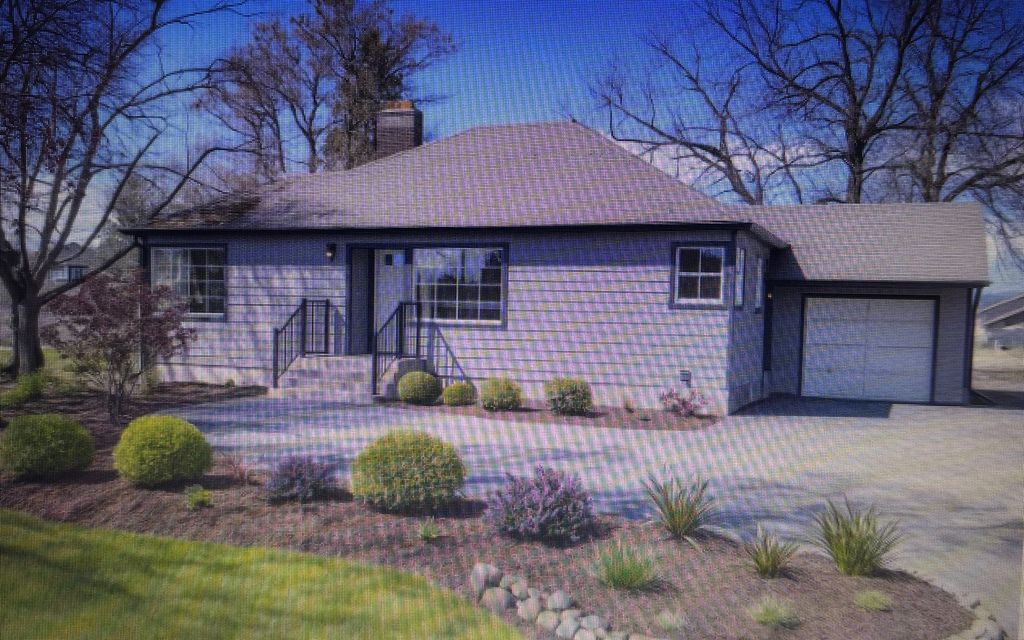 Photo of 10 S Meridian Road, Kalispell, MT 59901 (MLS # 30062000)