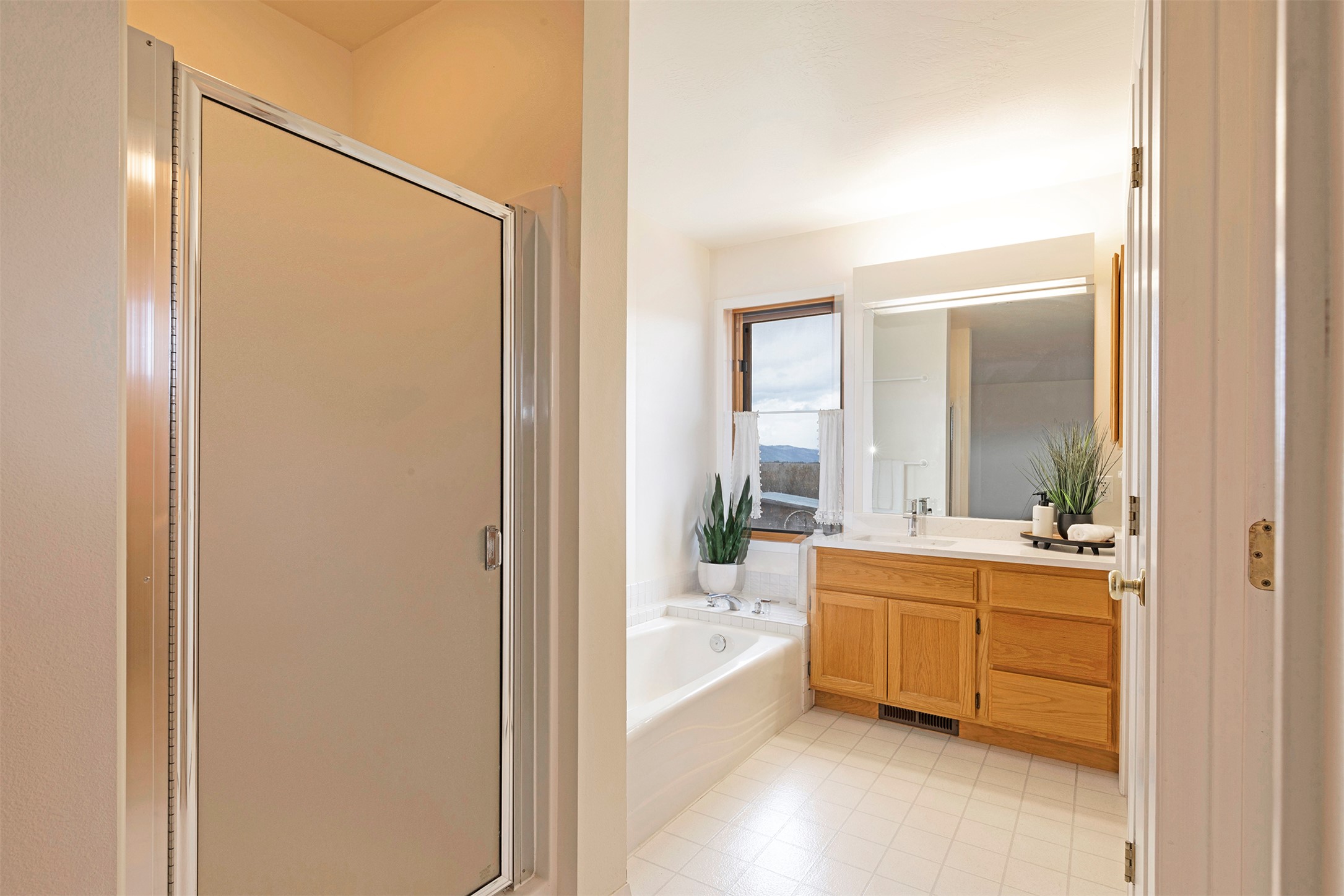 Stevensville, Montana 59870, United States, 4 Bedrooms Bedrooms, ,3 BathroomsBathrooms,Residential,Active,98599