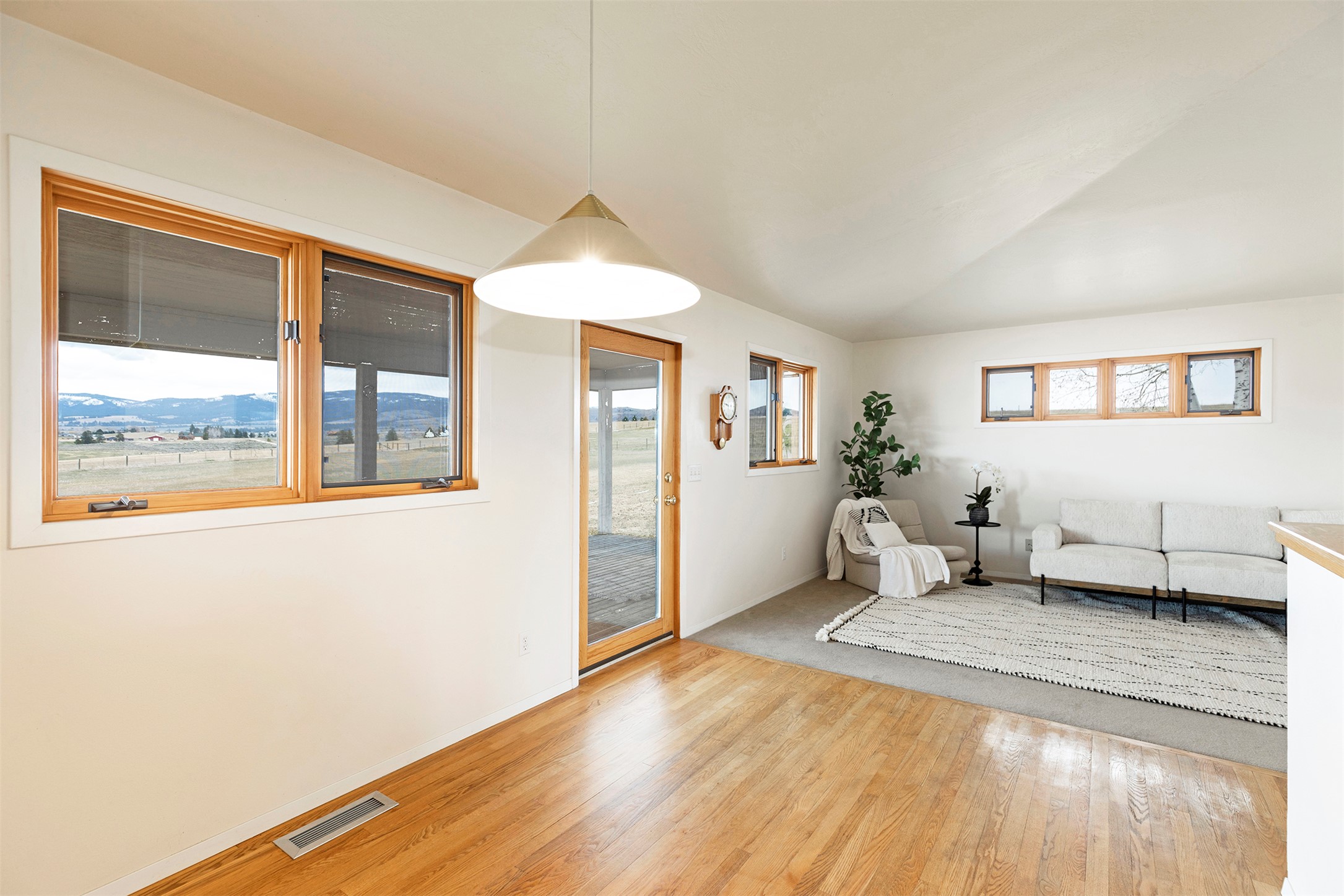 Stevensville, Montana 59870, United States, 4 Bedrooms Bedrooms, ,3 BathroomsBathrooms,Residential,Active,98599