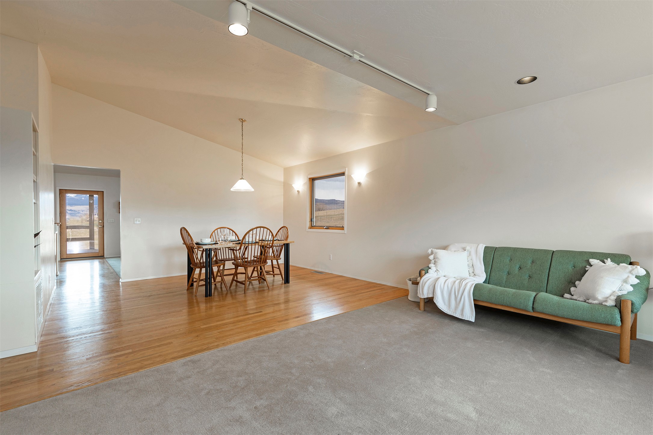 Stevensville, Montana 59870, United States, 4 Bedrooms Bedrooms, ,3 BathroomsBathrooms,Residential,Active,98599