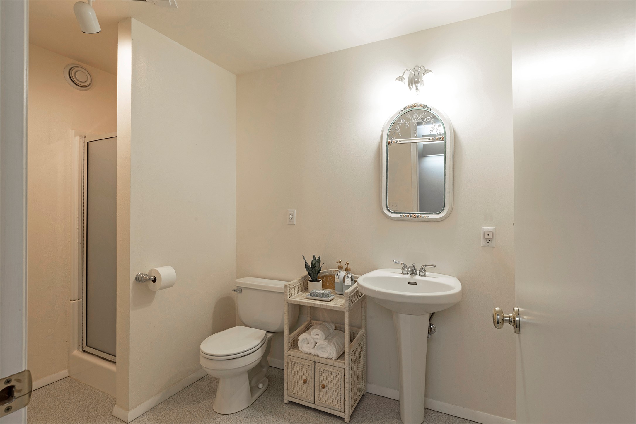 Stevensville, Montana 59870, United States, 4 Bedrooms Bedrooms, ,3 BathroomsBathrooms,Residential,Active,98599