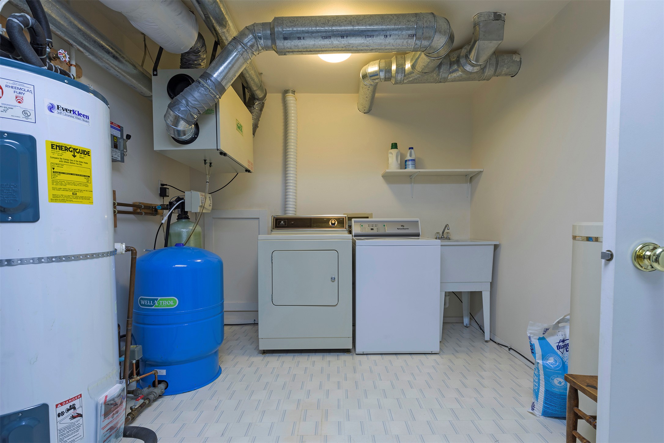 Stevensville, Montana 59870, United States, 4 Bedrooms Bedrooms, ,3 BathroomsBathrooms,Residential,Active,98599