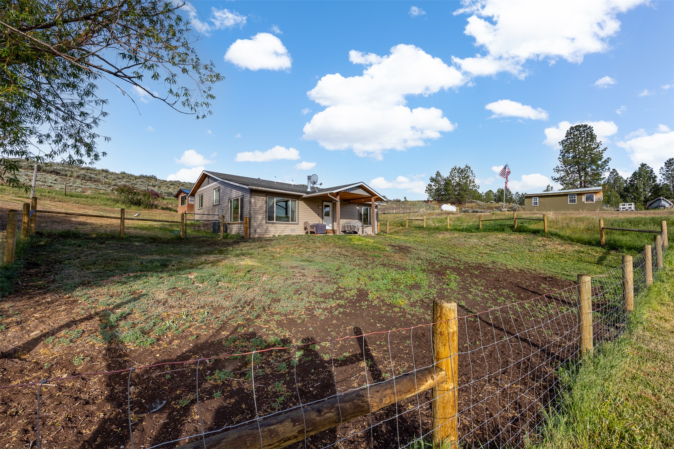 688 Black Horse Trail