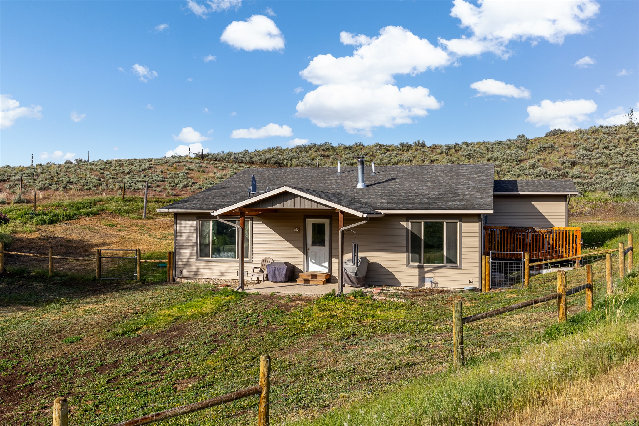 688 Black Horse Trail