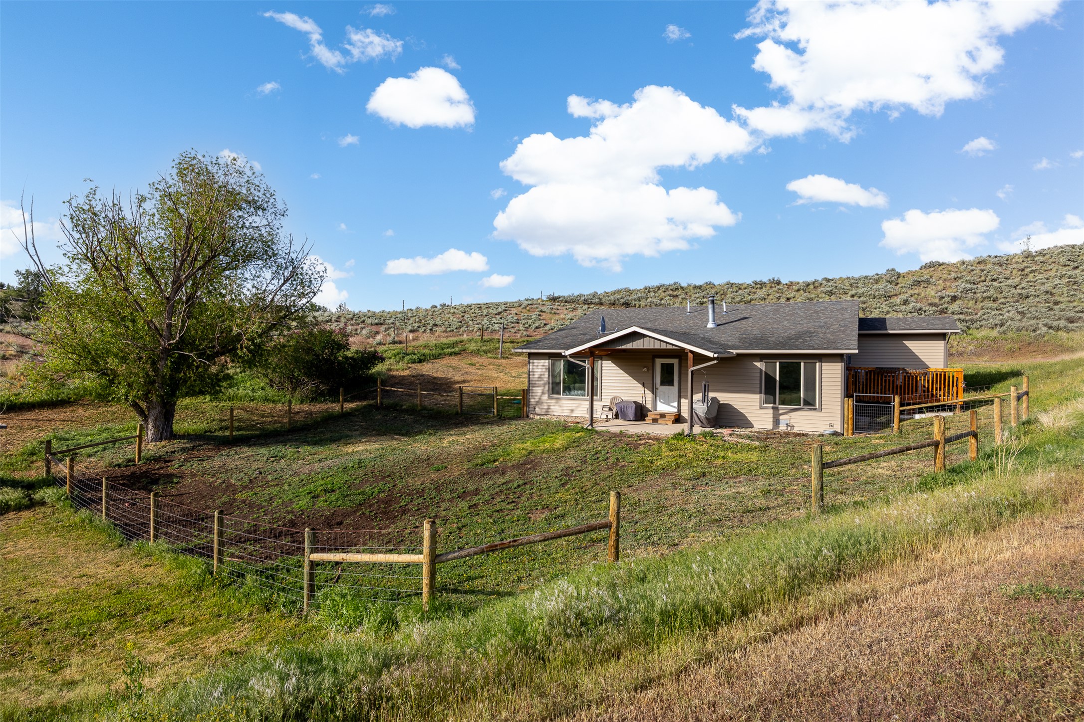 688 Black Horse Trail