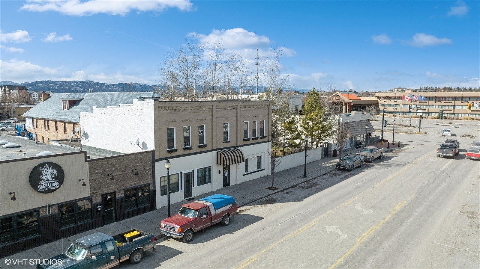 24 1st Avenue W