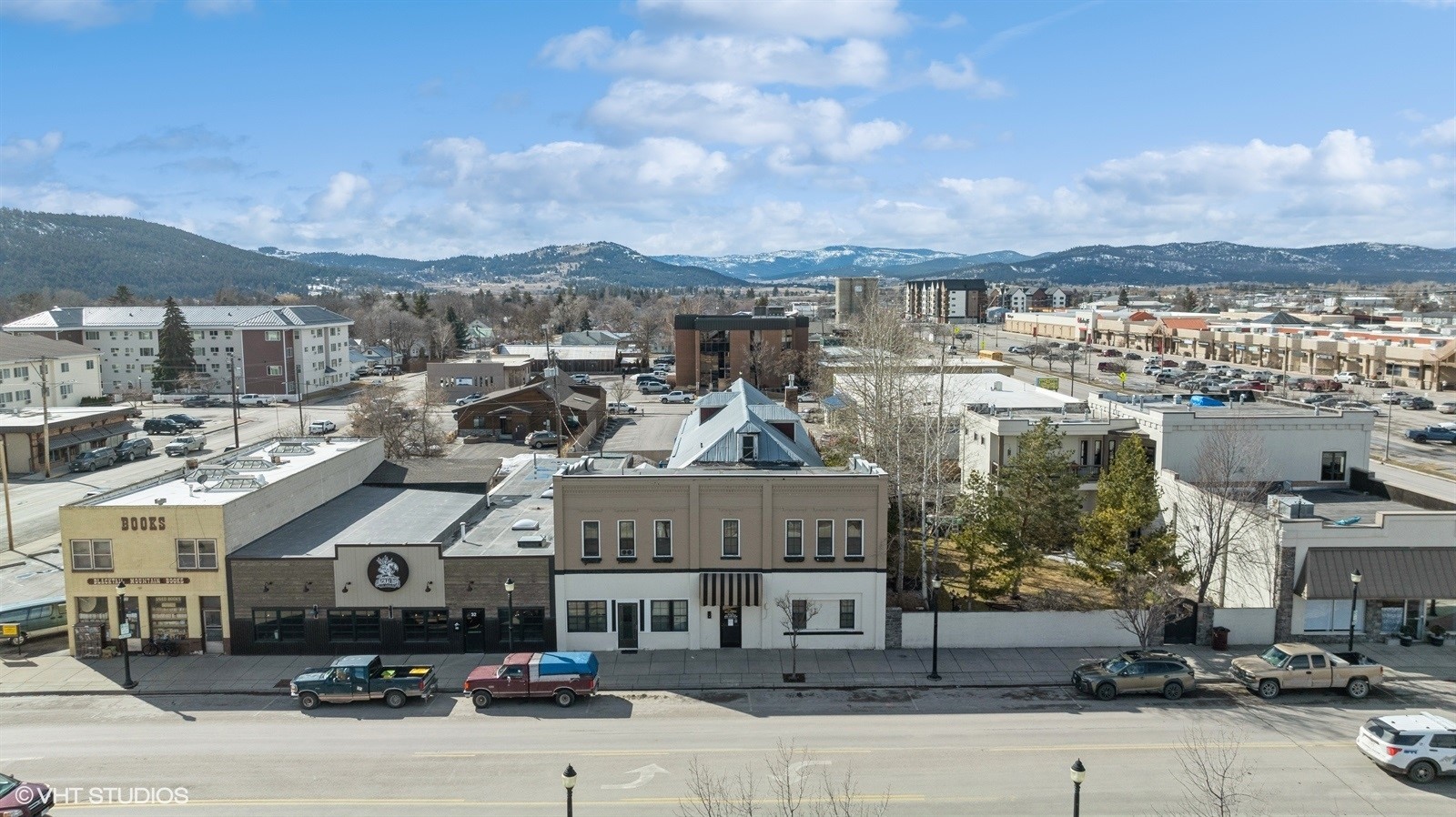 24 1st Avenue W
