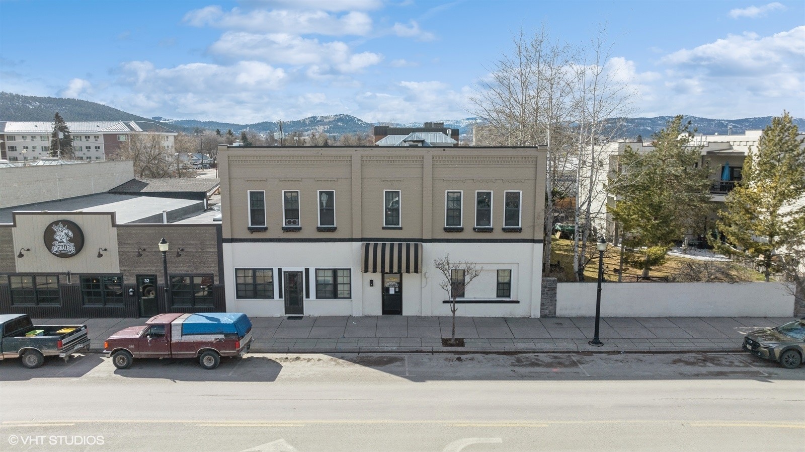 24 1st Avenue W