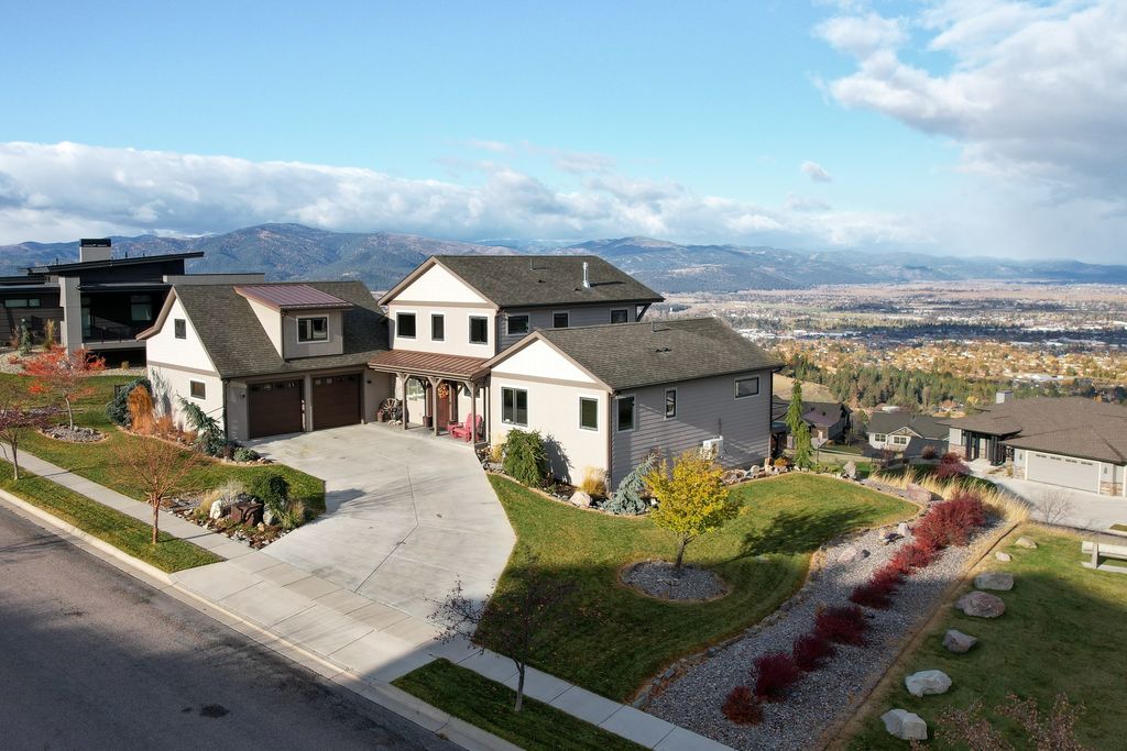 Photo of 310 Spanish Peaks Drive, Missoula, MT 59803 (MLS # 30060672)
