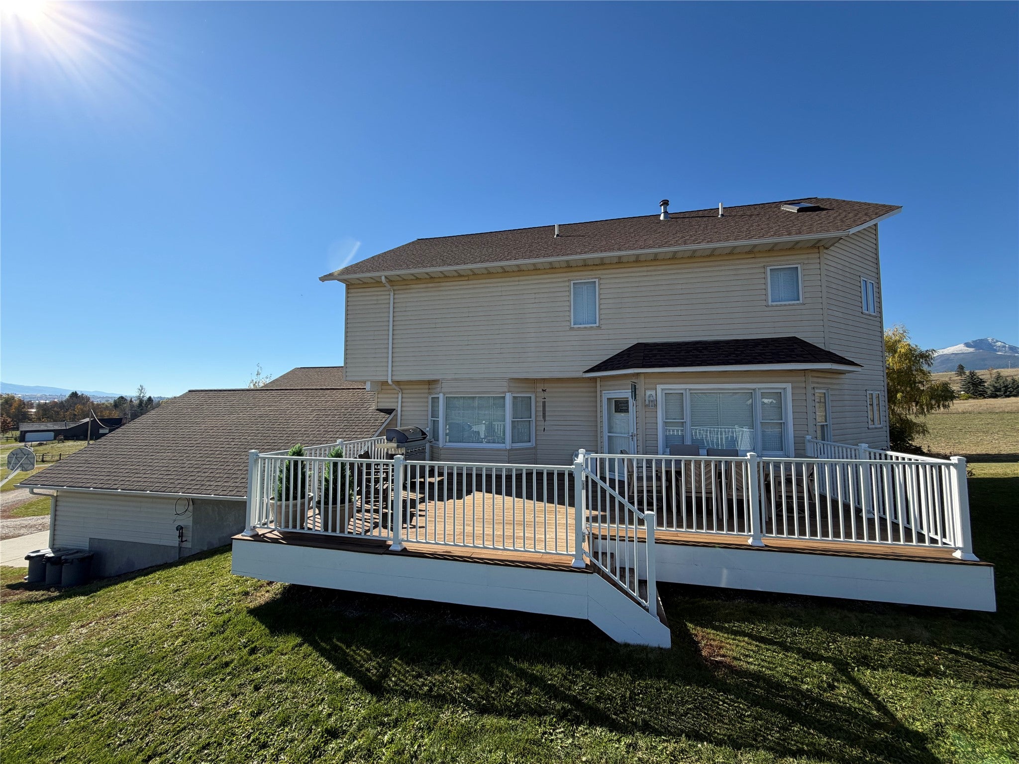 596 Ravenwood Drive